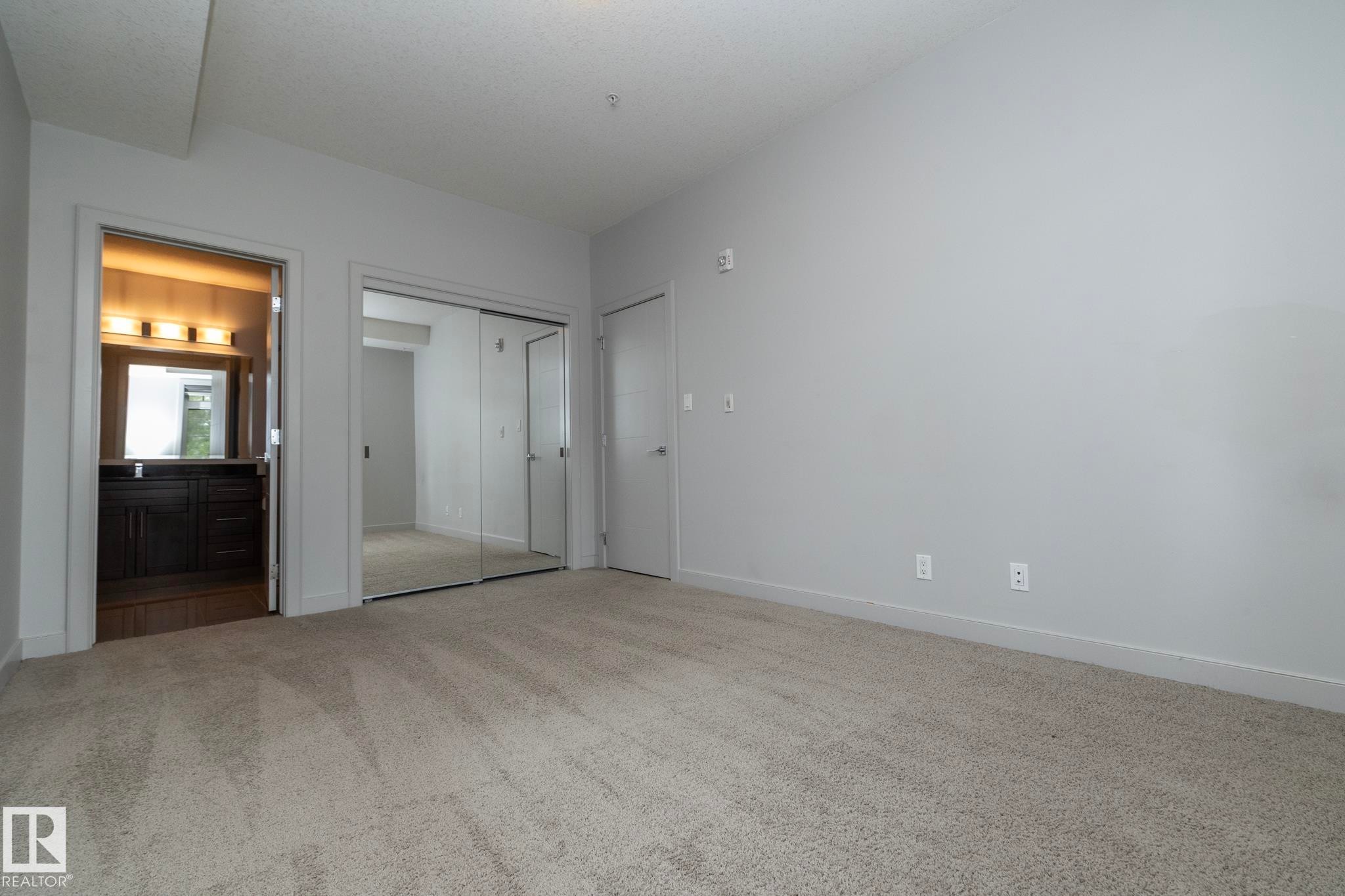 213 10811 72 Avenue, Edmonton, AB - Indoor Photo Showing Other Room