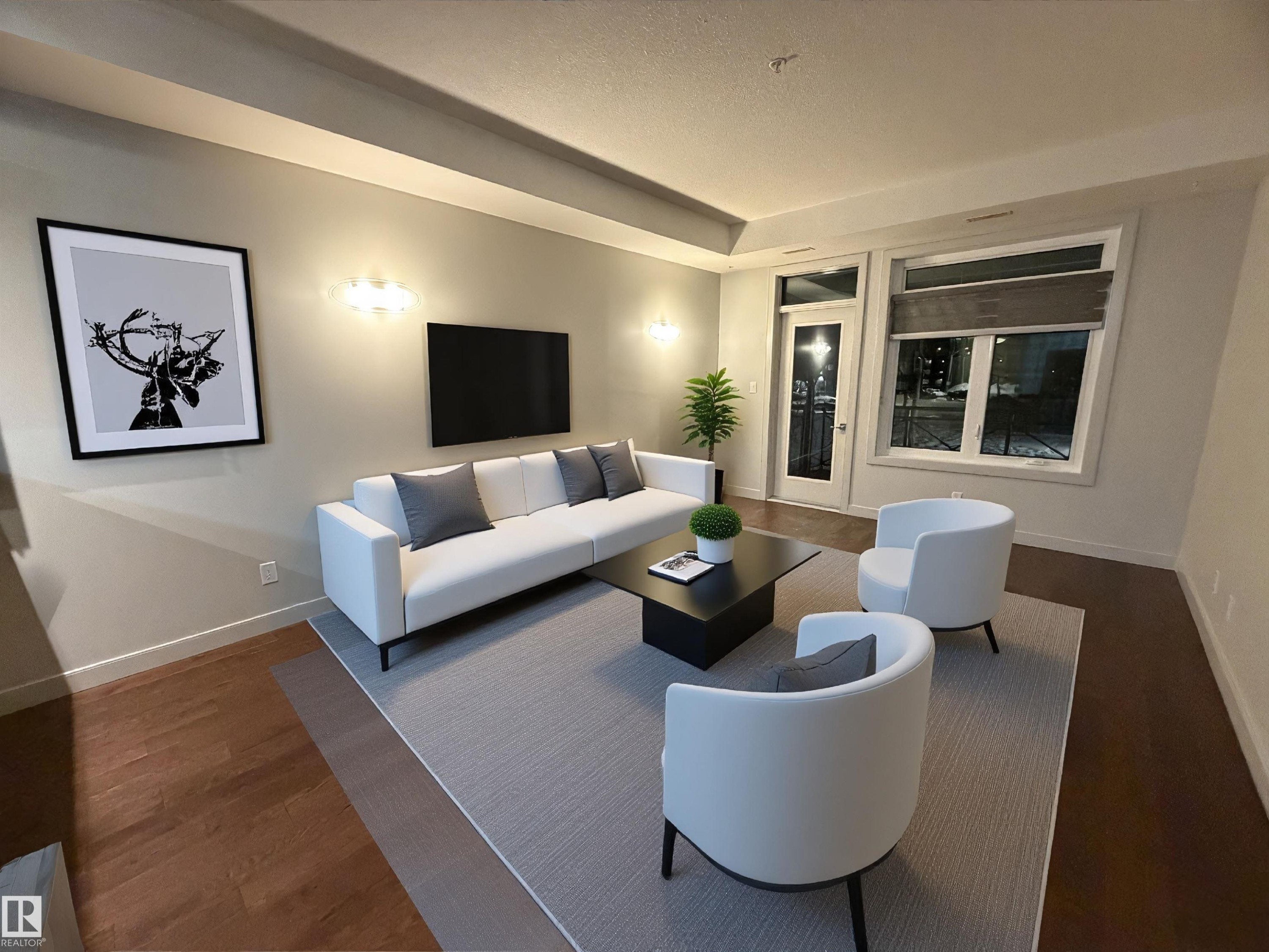 213 10811 72 Avenue, Edmonton, AB - Indoor Photo Showing Living Room
