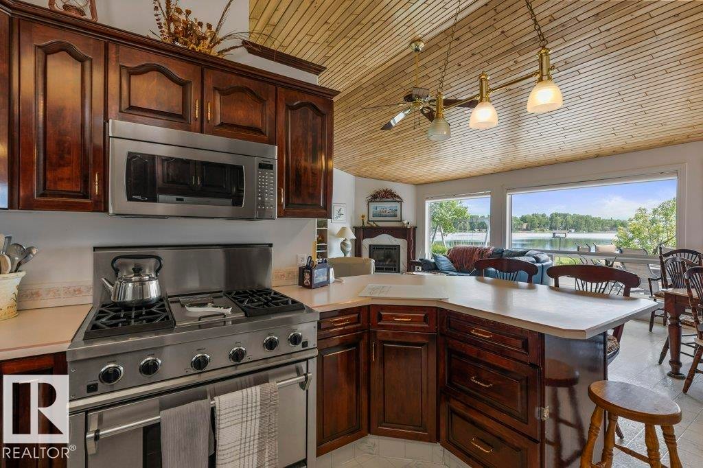 3013A Twp Rd 574, Rural Barrhead County, AB - Indoor Photo Showing Kitchen