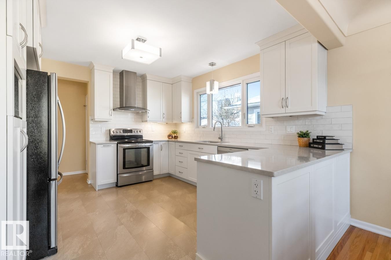 Edmonton, AB - Indoor Photo Showing Kitchen With Upgraded Kitchen