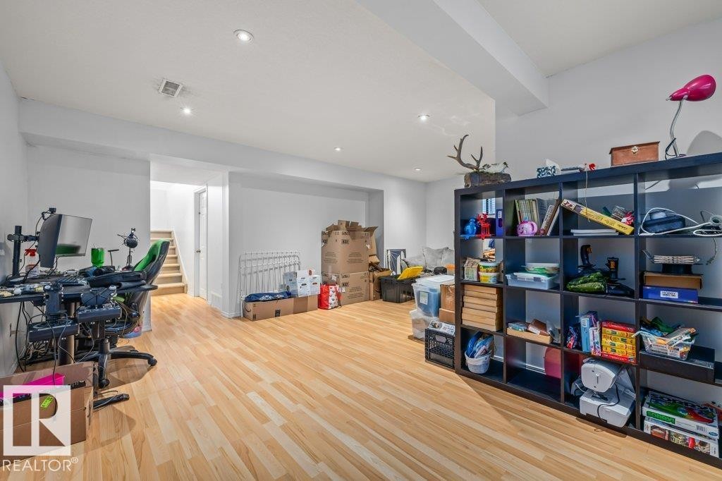 69 Erie Street, Devon, AB - Indoor