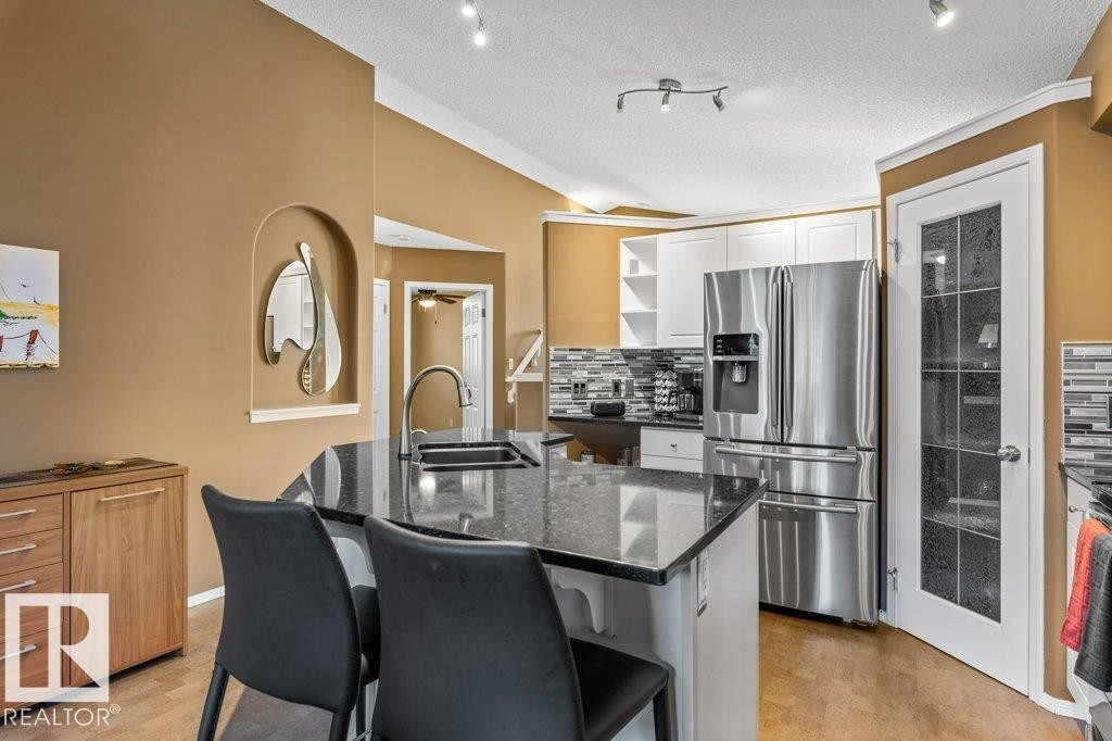 1916 Kramer Way, Edmonton, AB - Indoor Photo Showing Kitchen With Double Sink With Upgraded Kitchen