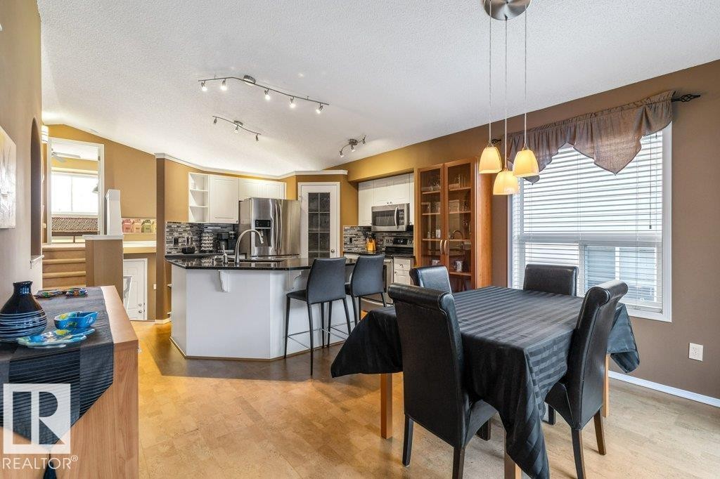 1916 Kramer Way, Edmonton, AB - Indoor