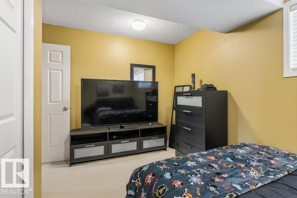 1916 Kramer Way, Edmonton, AB - Indoor Photo Showing Bedroom