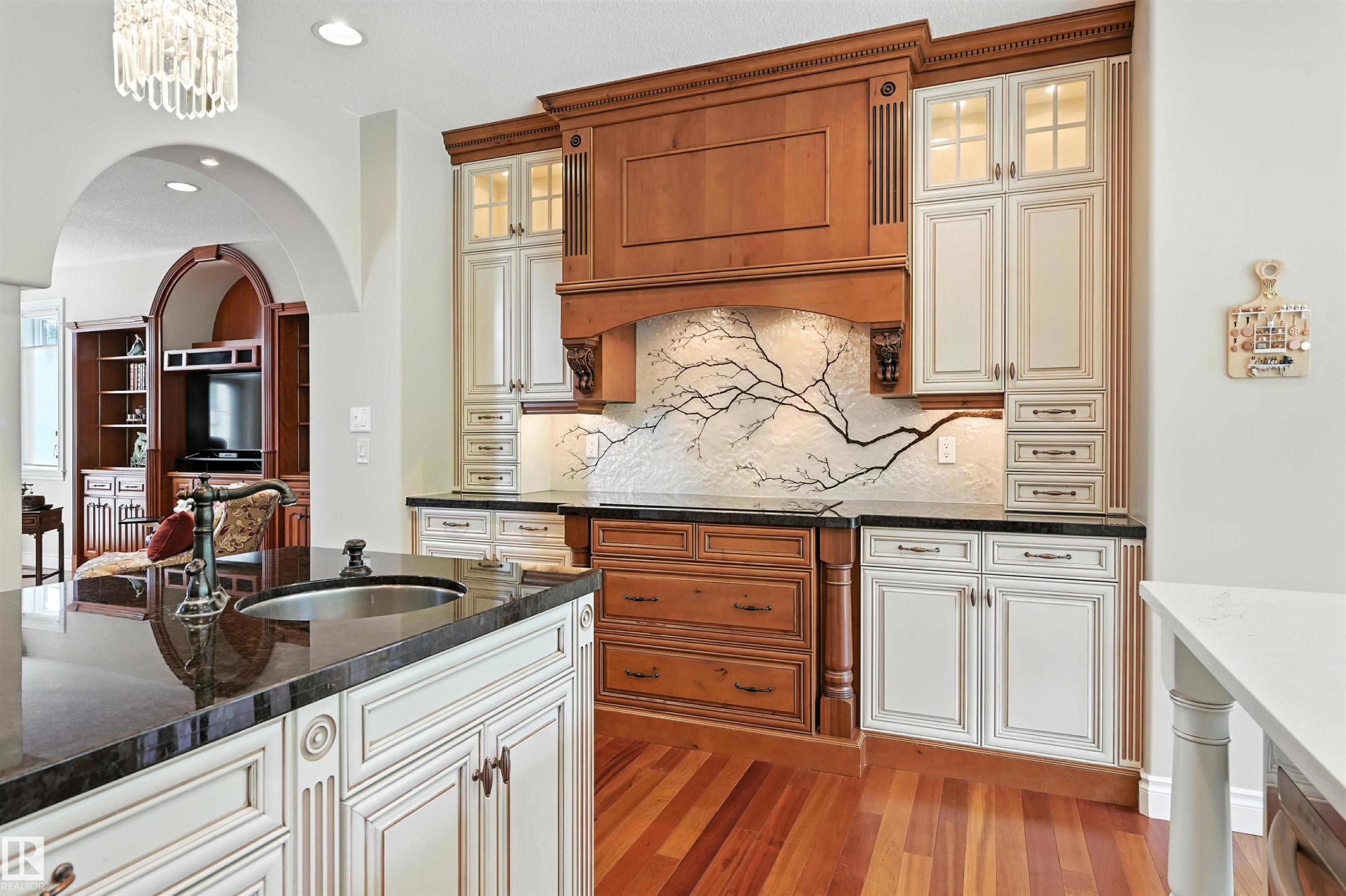 2426 Martell Crescent, Edmonton, AB - Indoor Photo Showing Kitchen