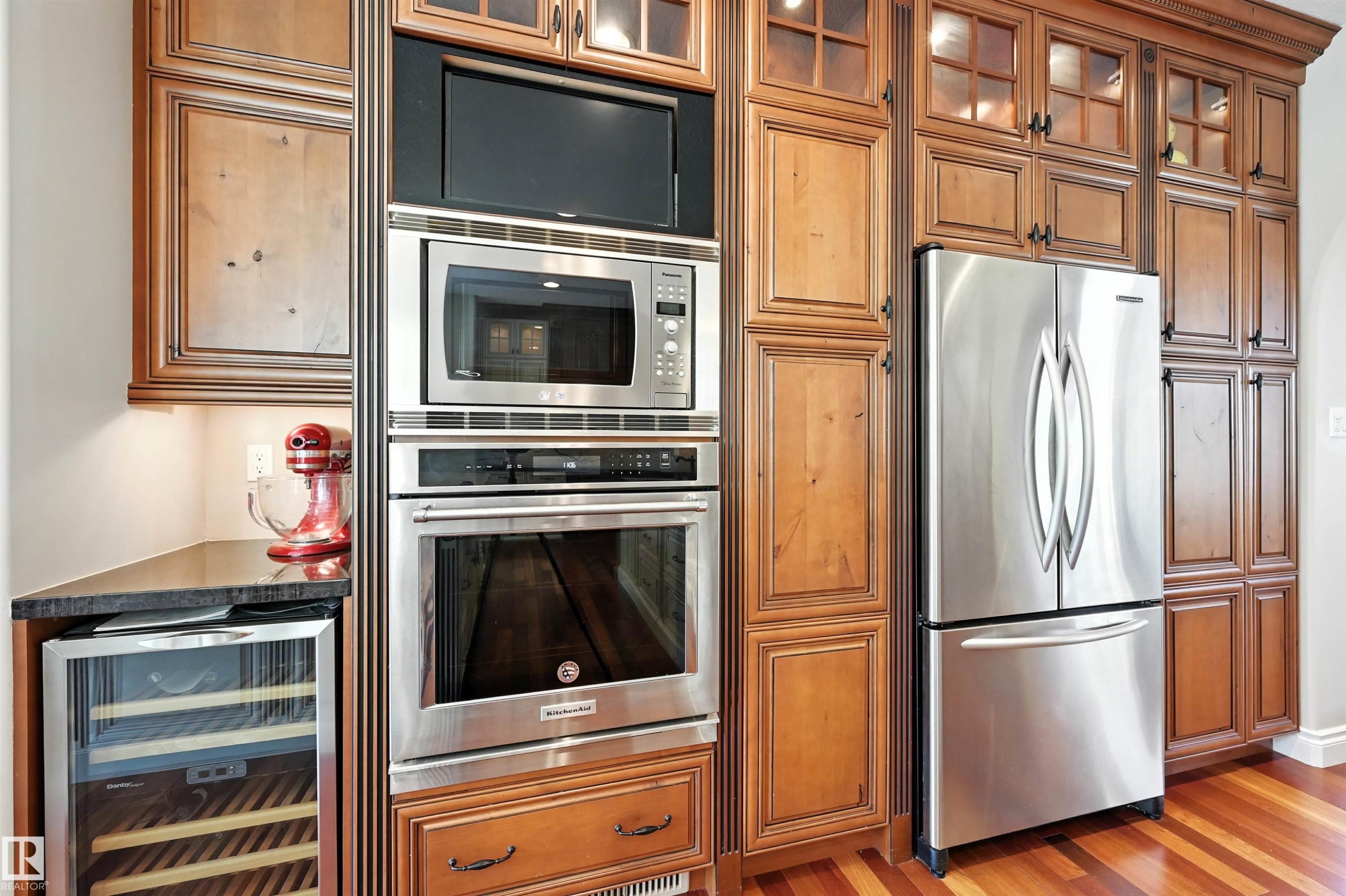 2426 Martell Crescent, Edmonton, AB - Indoor Photo Showing Kitchen