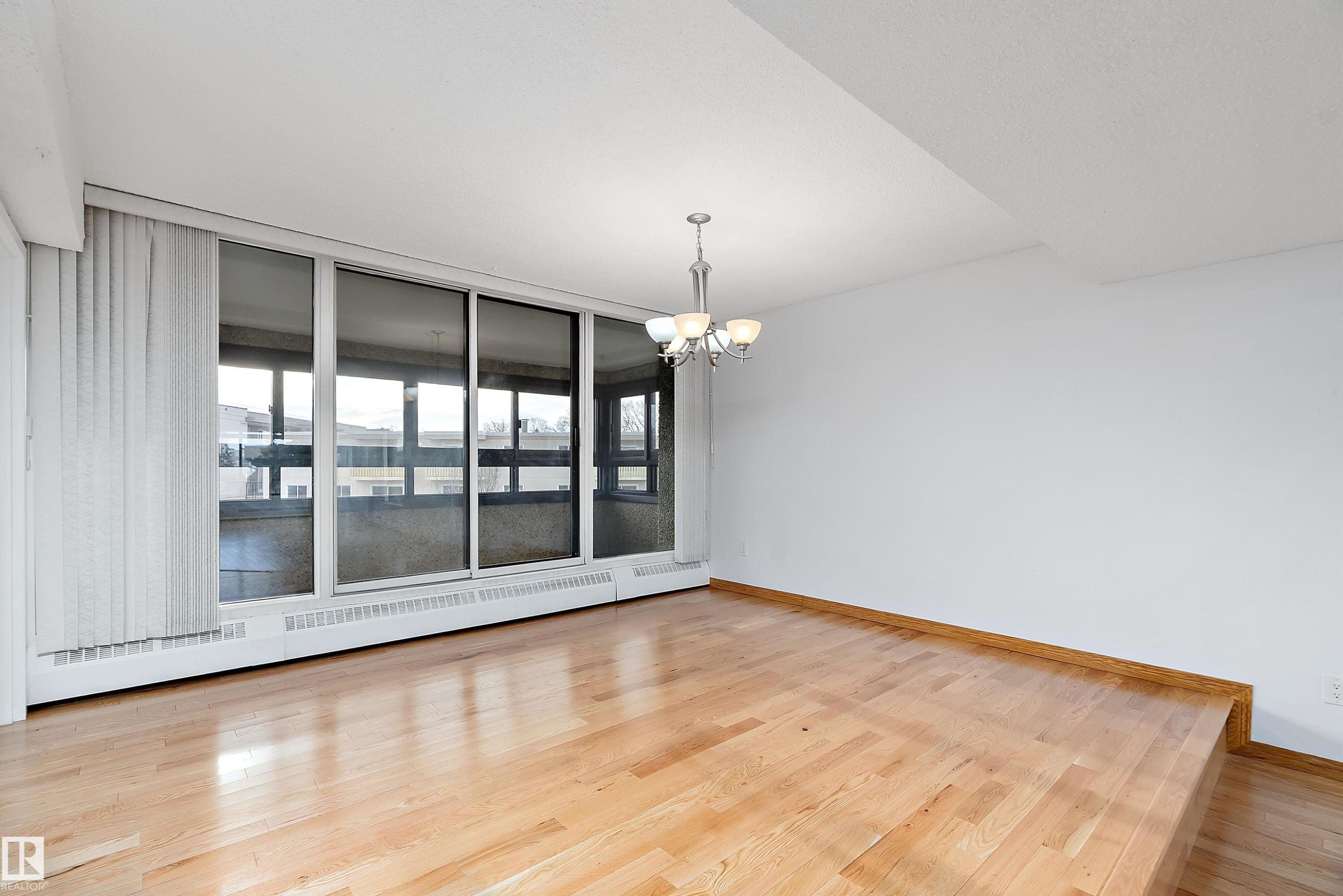 203 9929 Saskatchewan Drive, Edmonton, AB - Indoor Photo Showing Other Room
