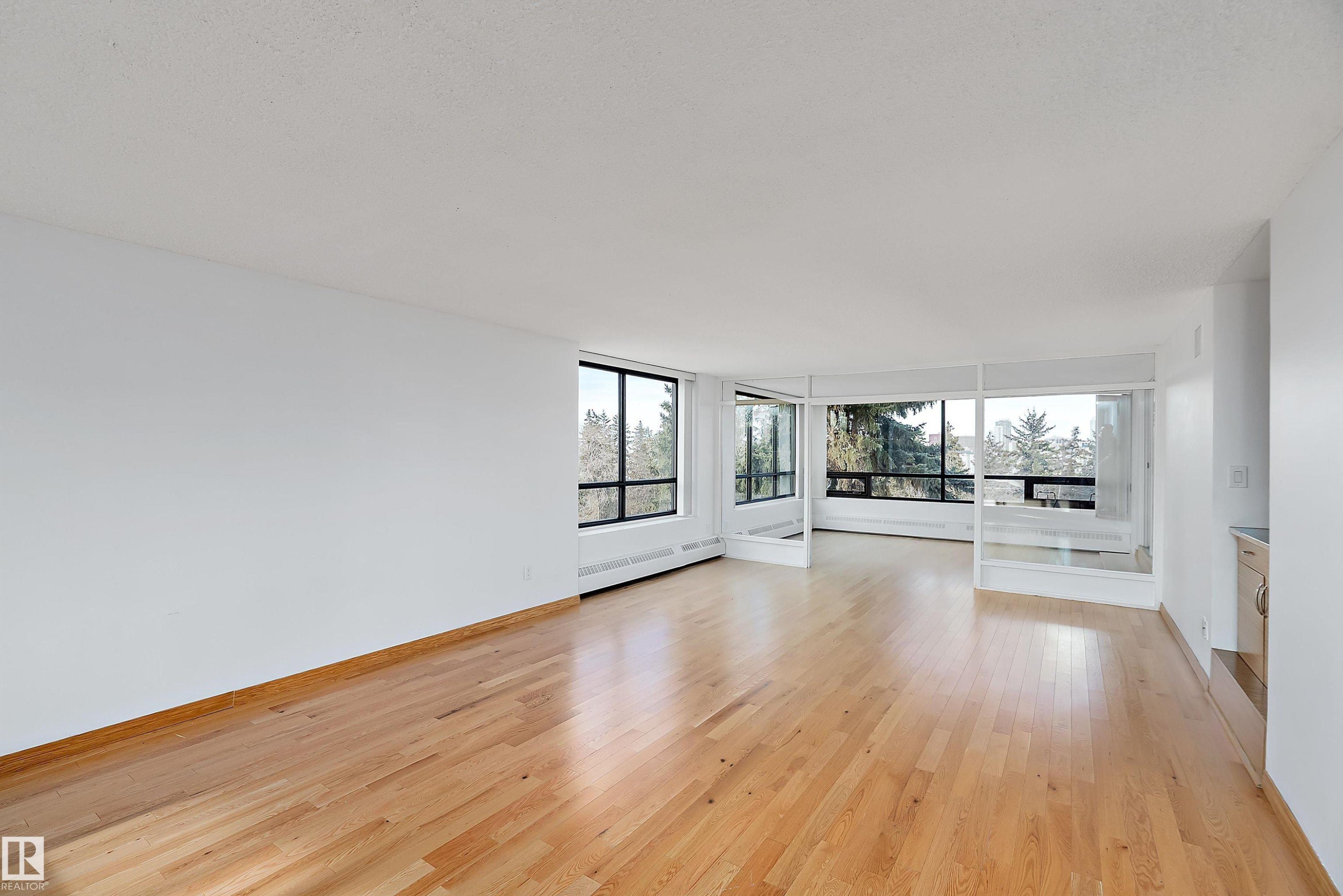 203 9929 Saskatchewan Drive, Edmonton, AB - Indoor Photo Showing Other Room