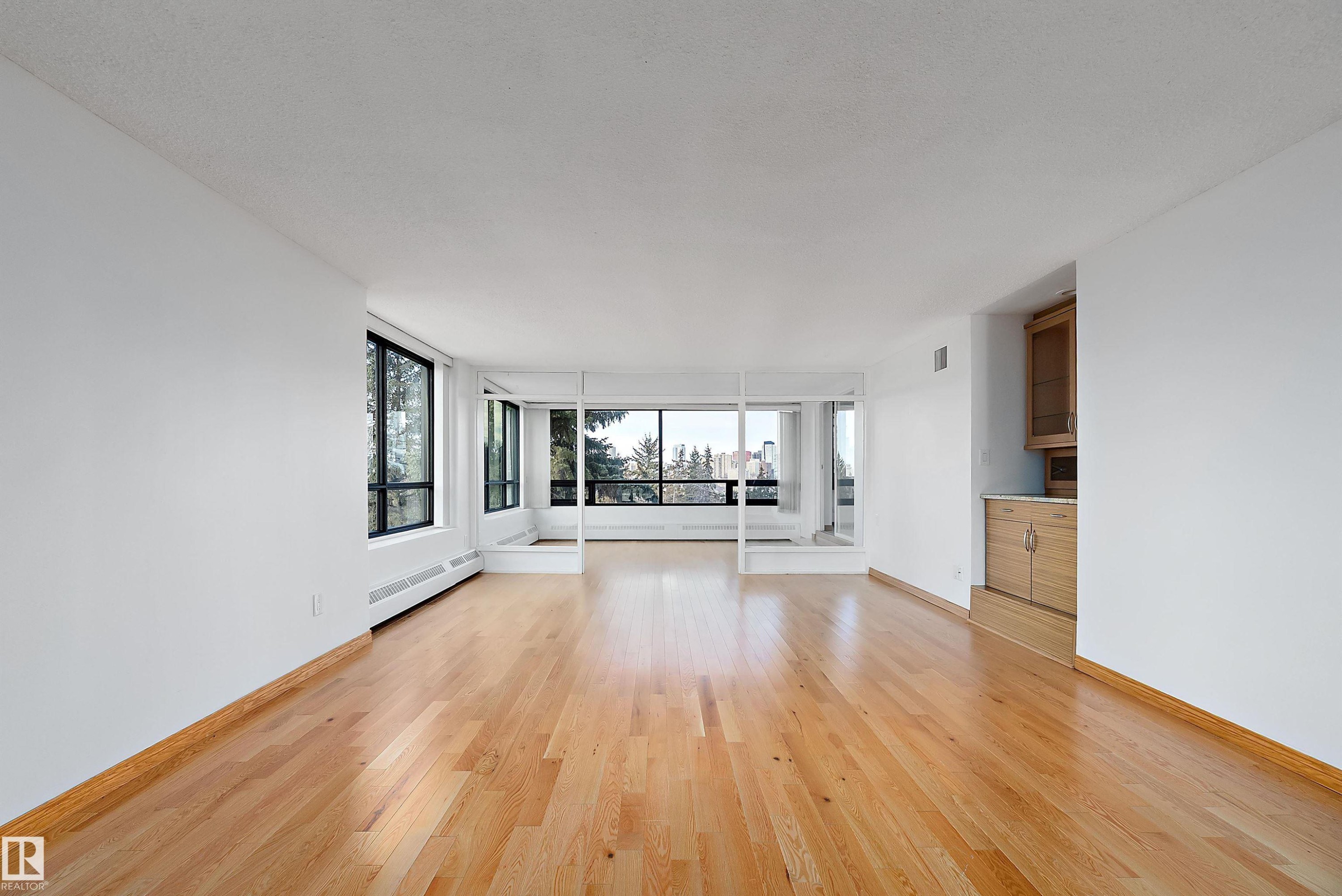 203 9929 Saskatchewan Drive, Edmonton, AB - Indoor Photo Showing Other Room