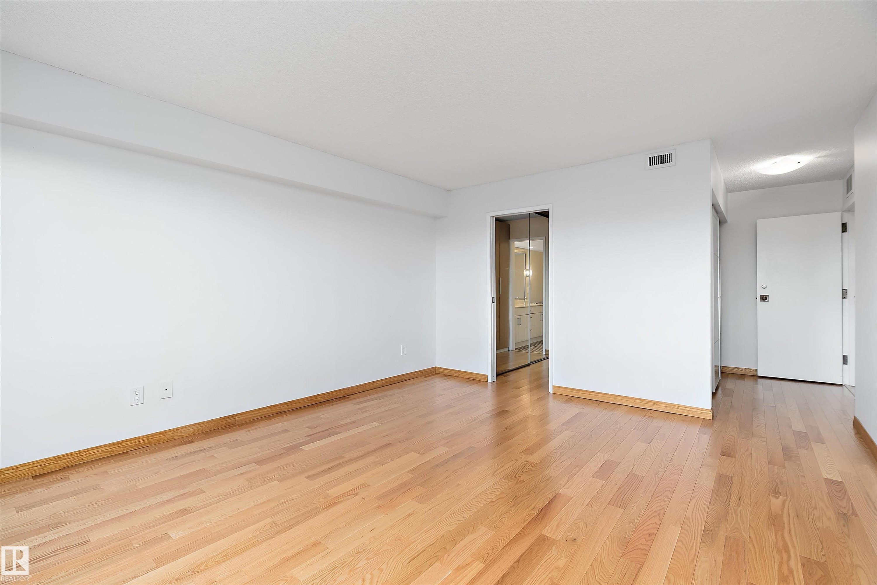 203 9929 Saskatchewan Drive, Edmonton, AB - Indoor Photo Showing Other Room