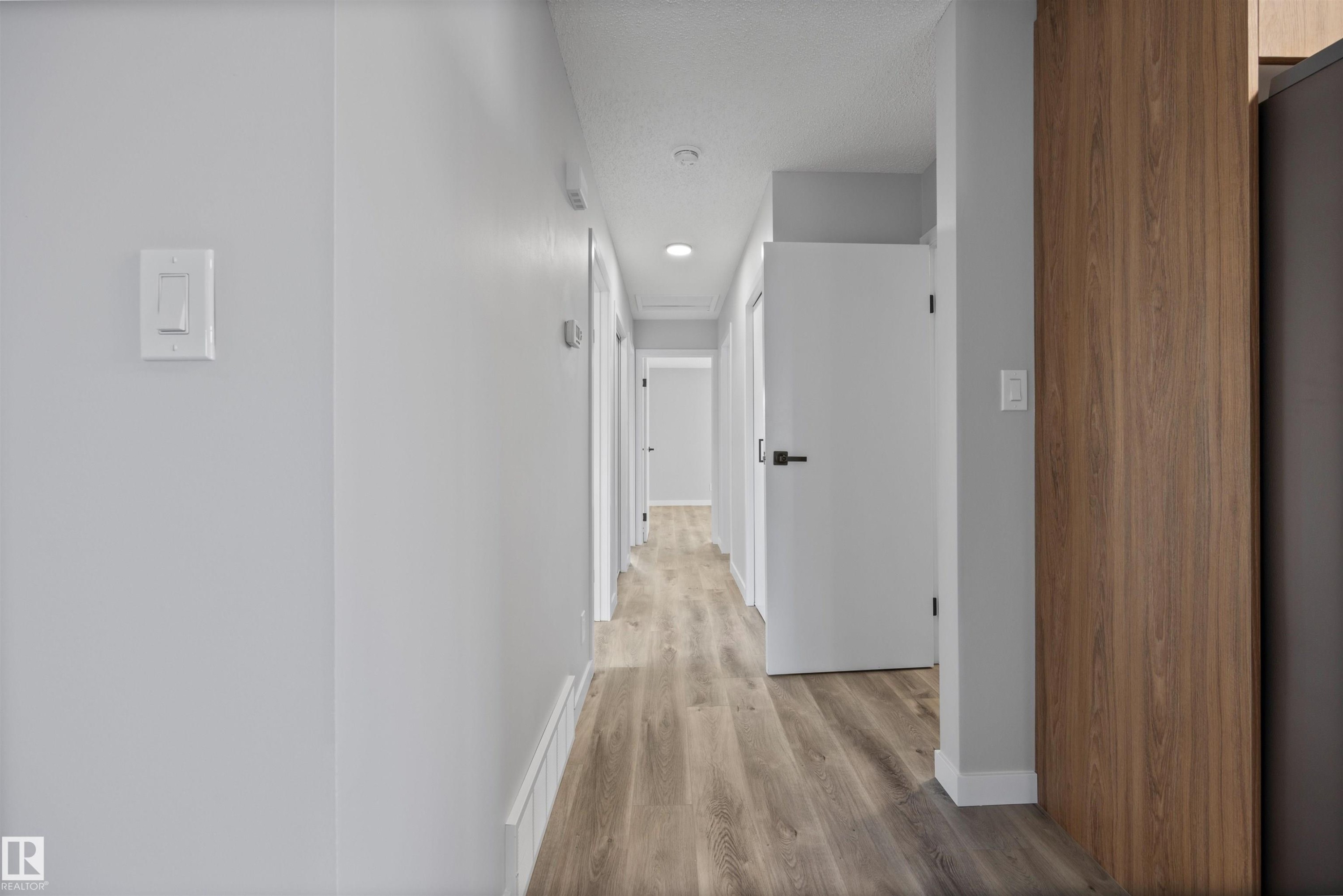 16924 95 Street, Edmonton, AB - Indoor Photo Showing Other Room