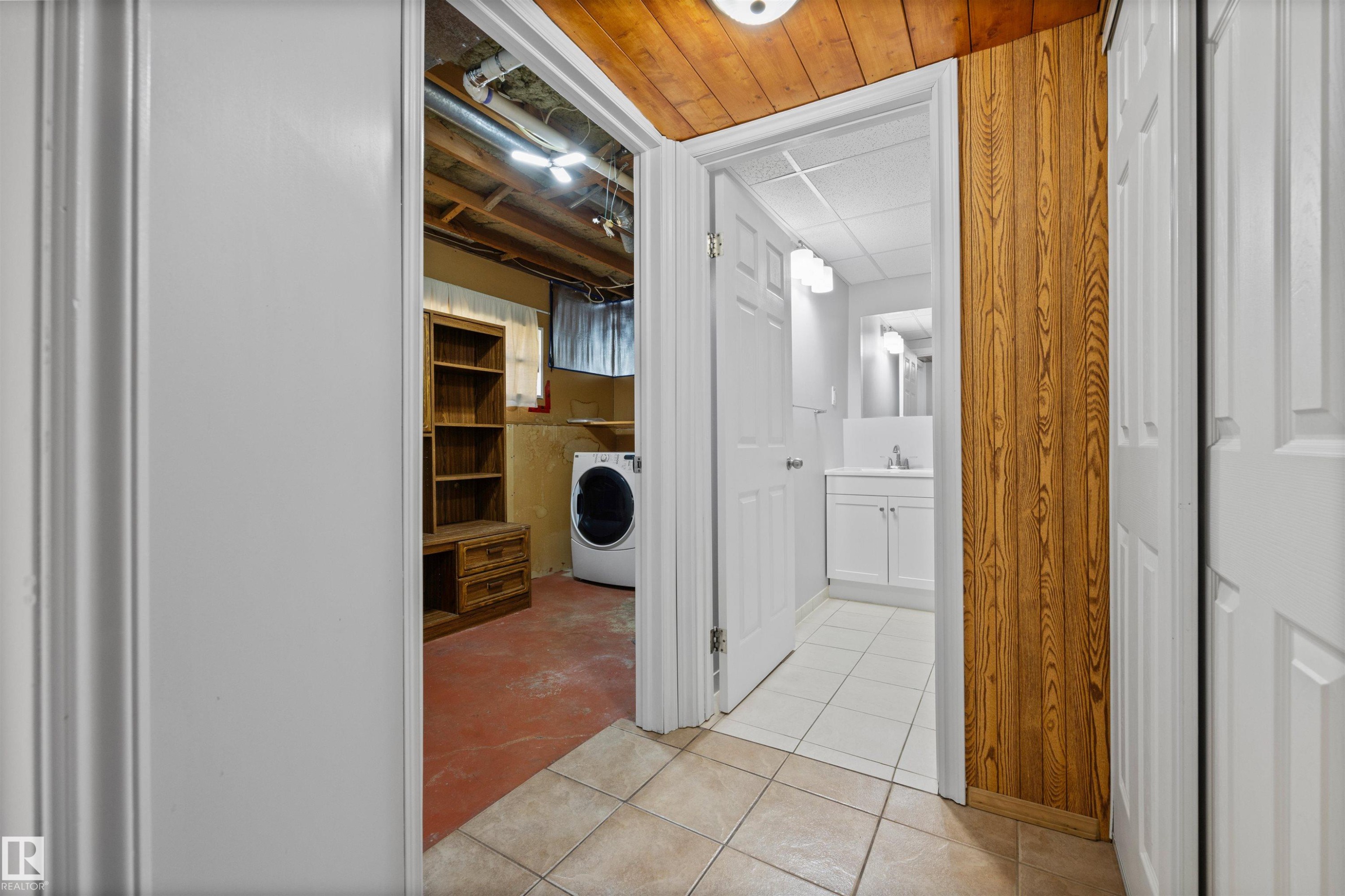 16924 95 Street, Edmonton, AB - Indoor Photo Showing Other Room