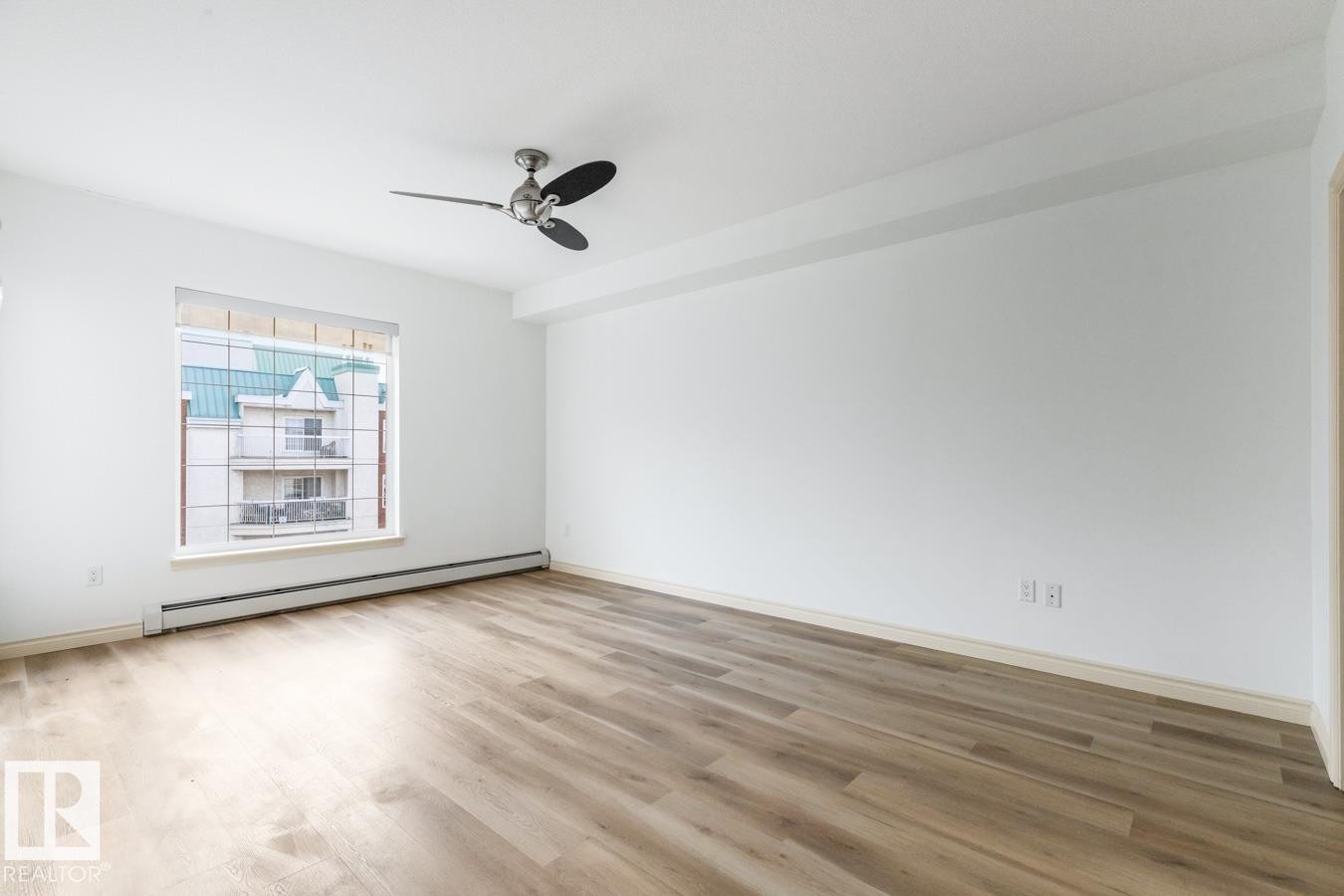 407 5 Perron Street, St. Albert, AB - Indoor Photo Showing Other Room