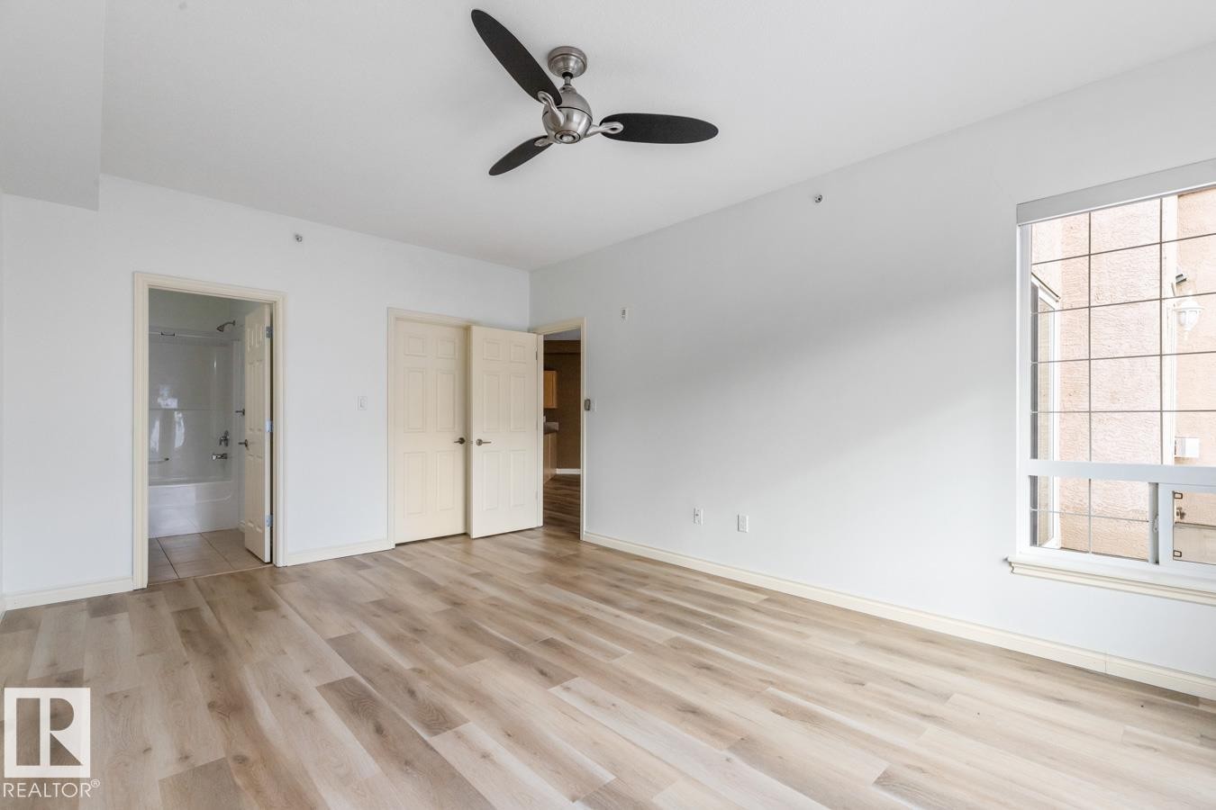 407 5 Perron Street, St. Albert, AB - Indoor Photo Showing Other Room