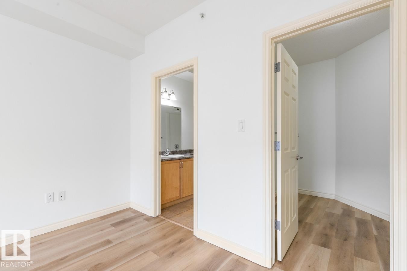 407 5 Perron Street, St. Albert, AB - Indoor Photo Showing Other Room