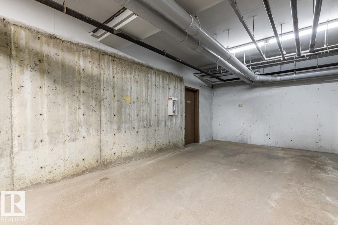 407 5 Perron Street, St. Albert, AB - Indoor Photo Showing Garage