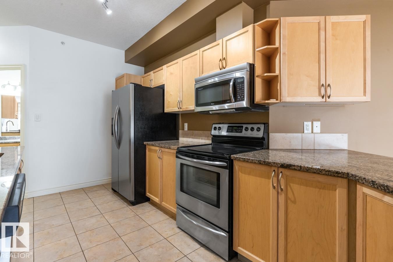 407 5 Perron Street, St. Albert, AB - Indoor Photo Showing Kitchen With Stainless Steel Kitchen