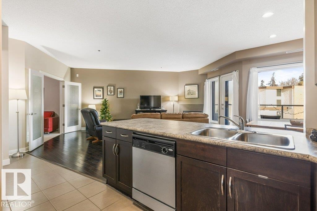 219 35 Sturgeon Road, St. Albert, AB - Indoor Photo Showing Kitchen With Double Sink