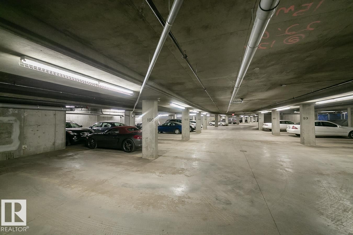 219 35 Sturgeon Road, St. Albert, AB - Indoor Photo Showing Garage