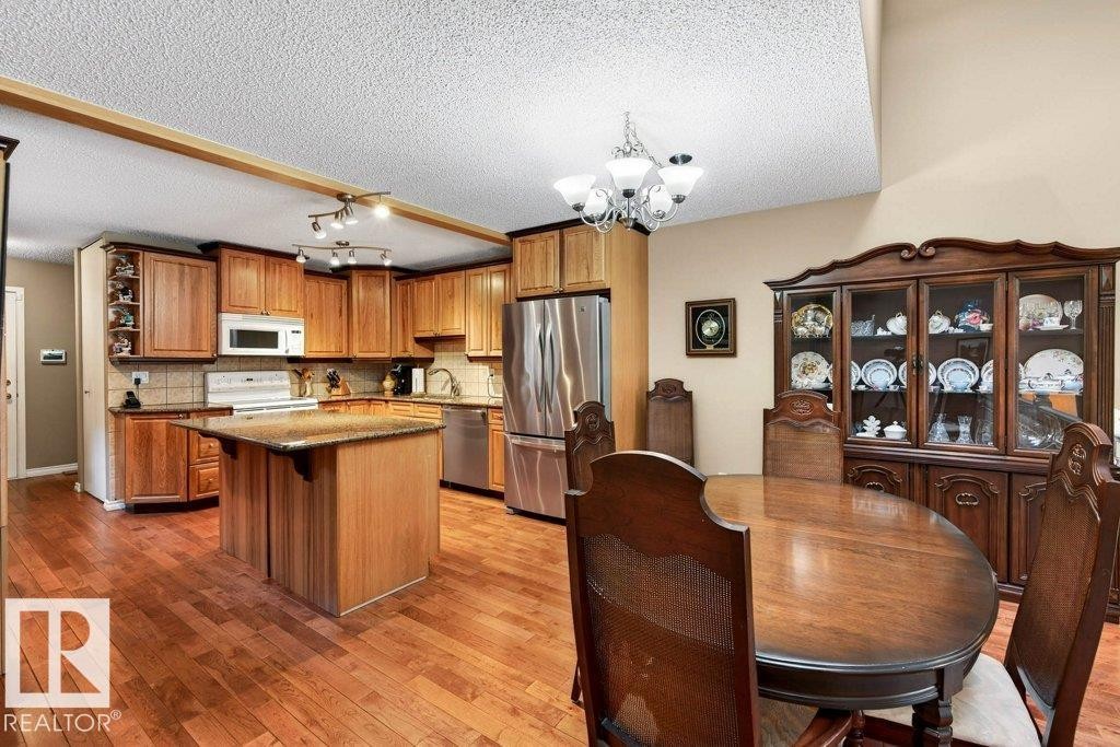 12 500 Lessard Drive, Edmonton, AB - Indoor