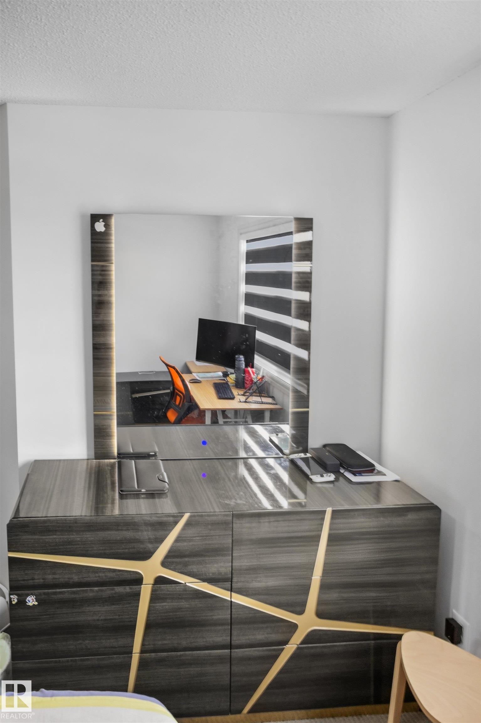 Home office with a textured ceiling - 1965 118 Street, Edmonton, AB - Indoor Photo Showing Other Room