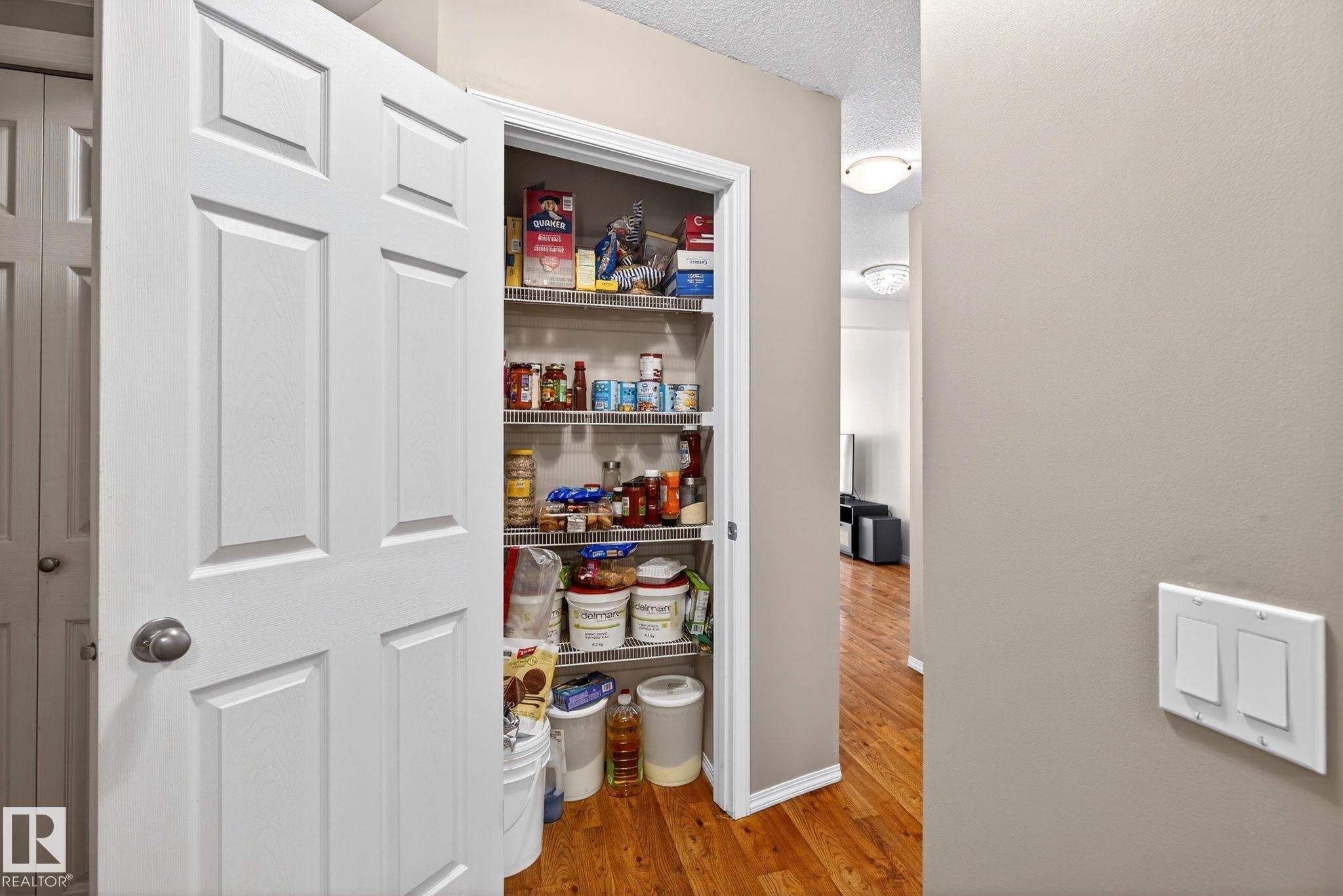 108 150 Edwards Drive, Edmonton, AB - Indoor Photo Showing Other Room