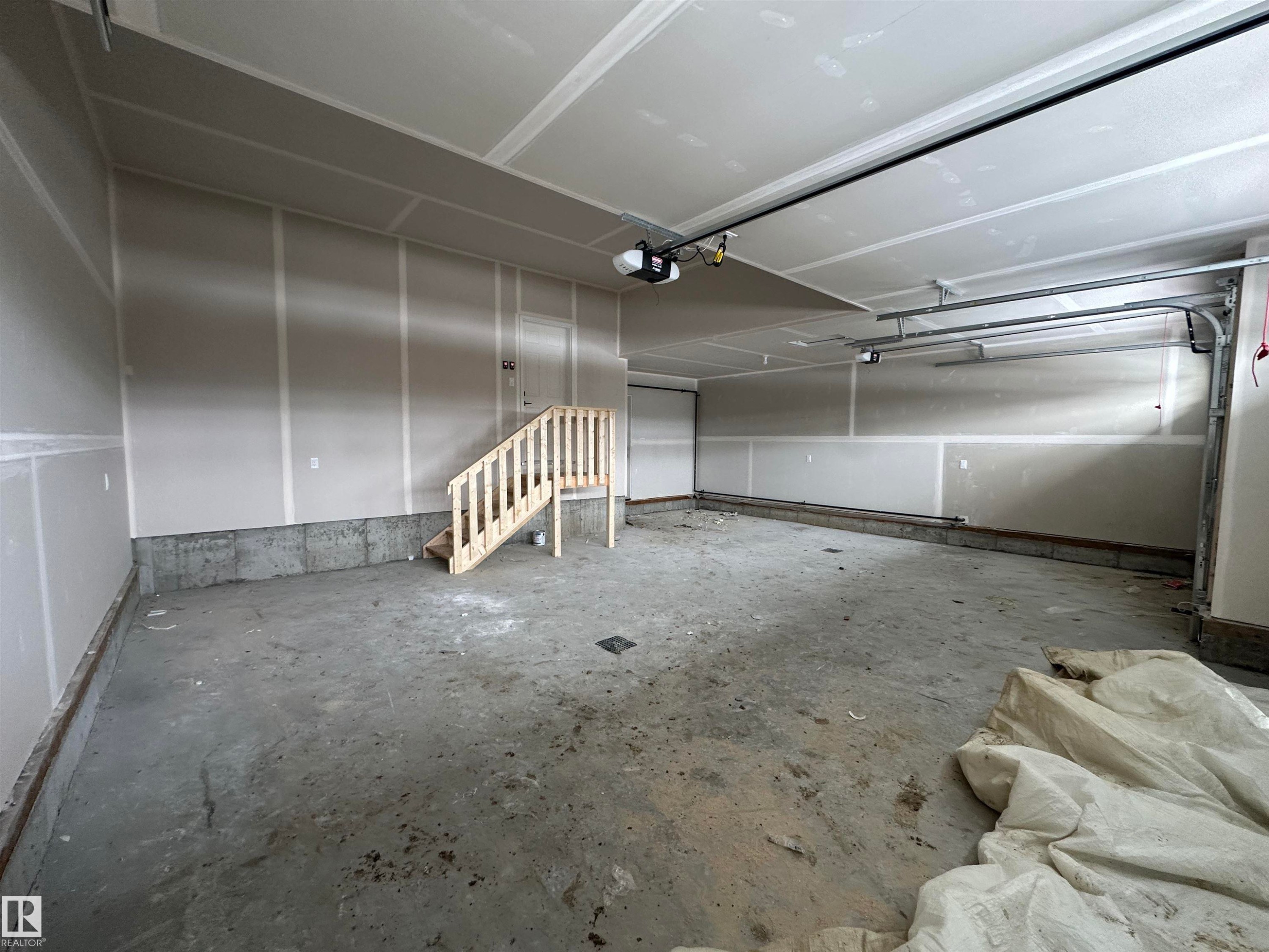 223 Ravine Drive, Devon, AB - Indoor Photo Showing Garage