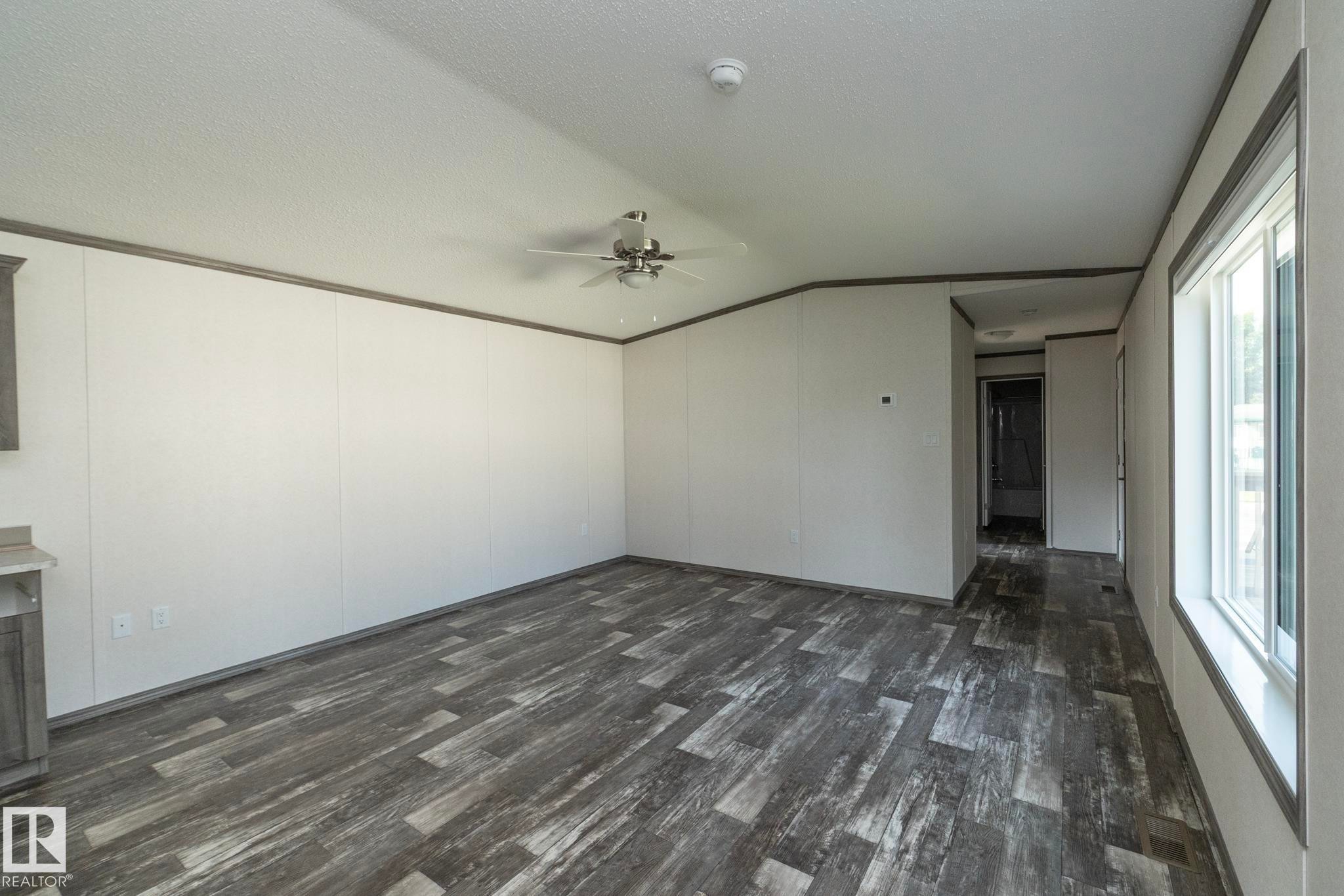 74 Willow Park Estates, Leduc, AB - Indoor Photo Showing Other Room