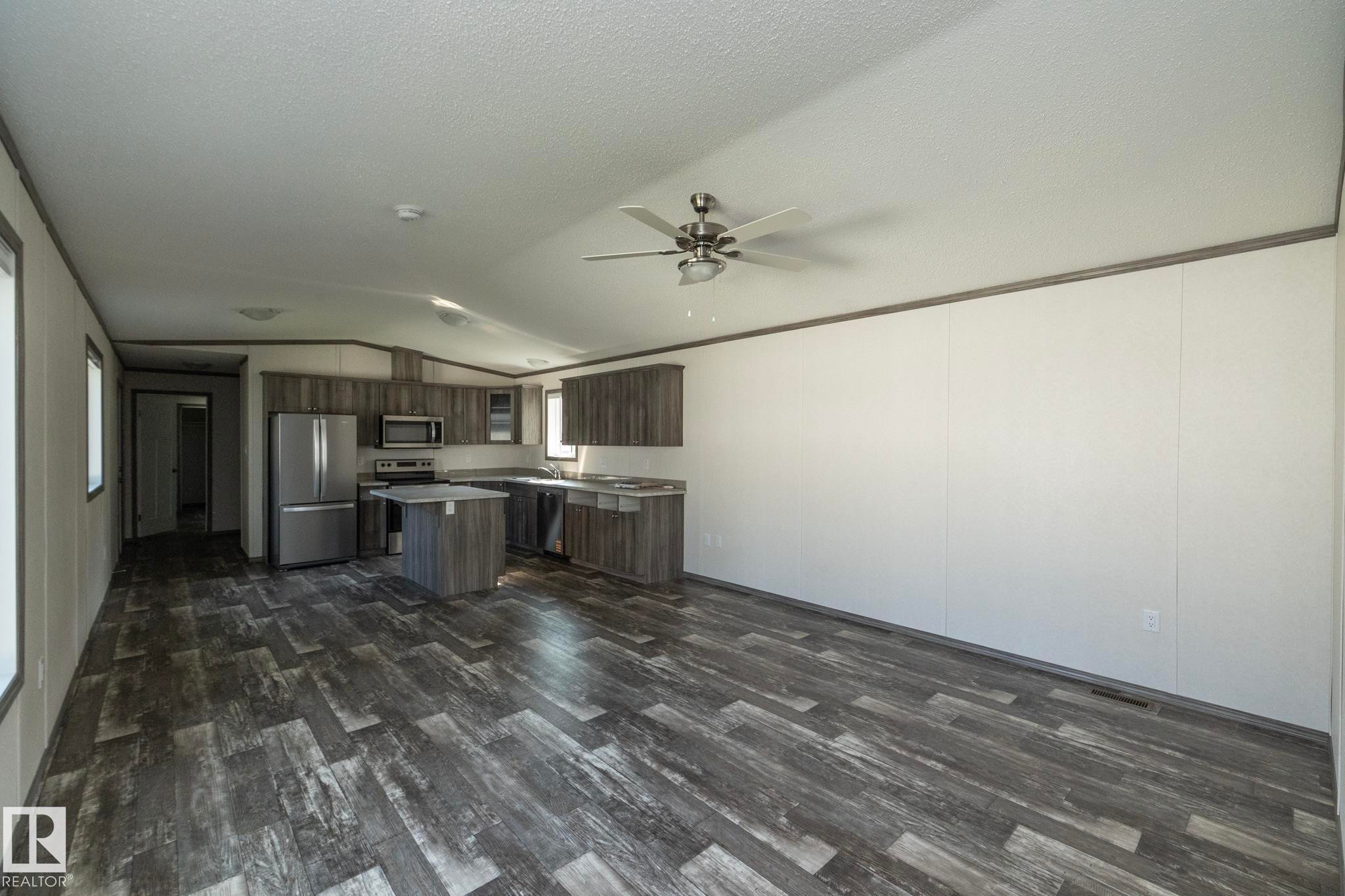 74 Willow Park Estates, Leduc, AB - Indoor Photo Showing Kitchen