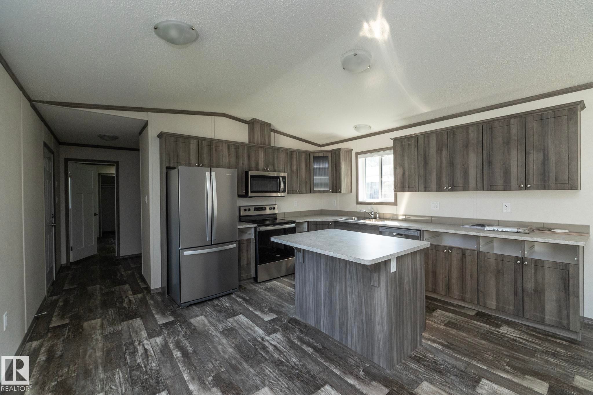 74 Willow Park Estates, Leduc, AB - Indoor Photo Showing Kitchen