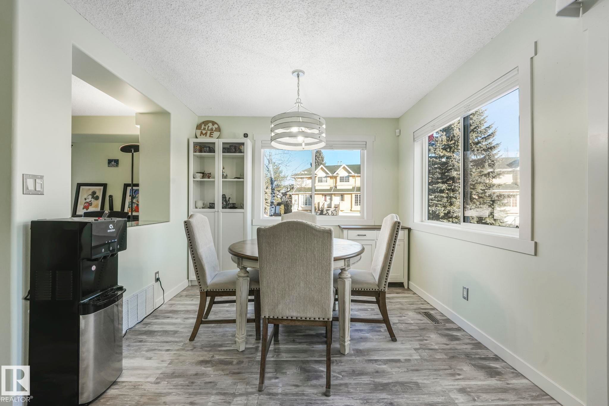 24 2419 133 Avenue, Edmonton, AB - Indoor Photo Showing Dining Room