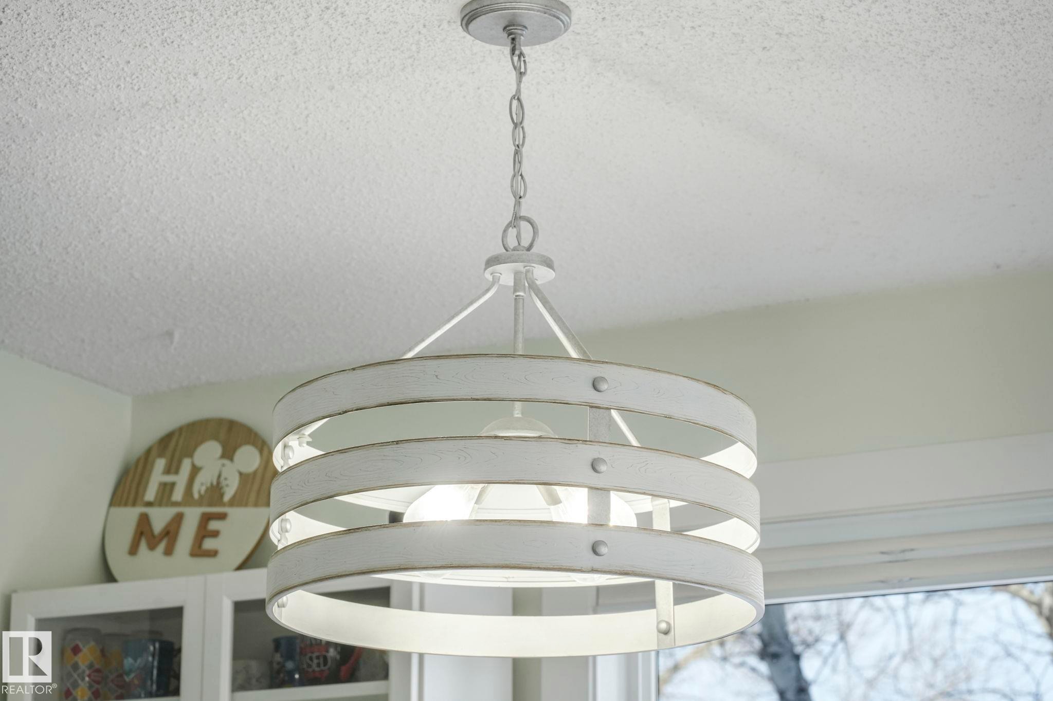 24 2419 133 Avenue, Edmonton, AB - Indoor Photo Showing Other Room