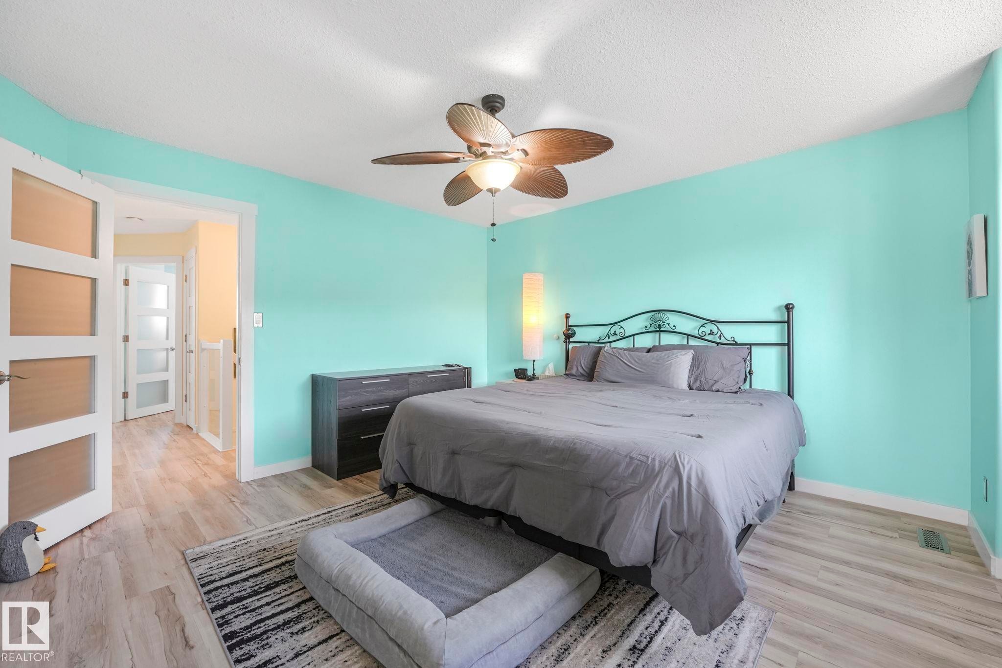 24 2419 133 Avenue, Edmonton, AB - Indoor Photo Showing Bedroom