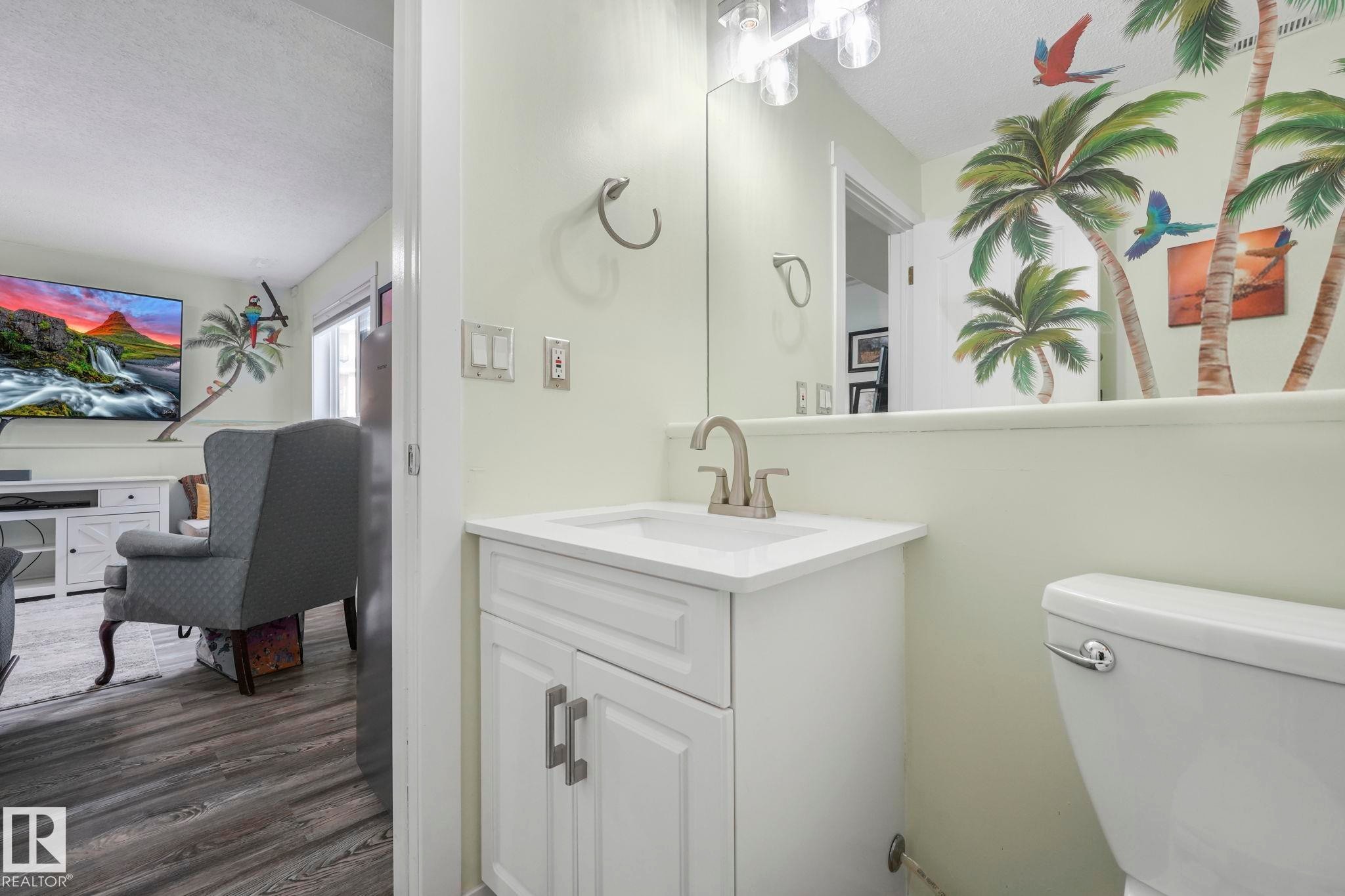 24 2419 133 Avenue, Edmonton, AB - Indoor Photo Showing Bathroom