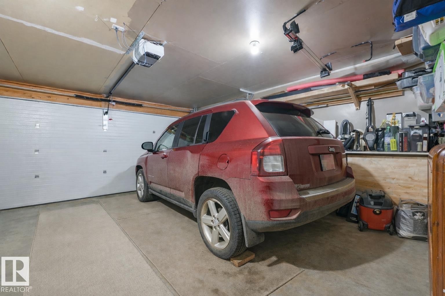 24 2419 133 Avenue, Edmonton, AB - Indoor Photo Showing Garage