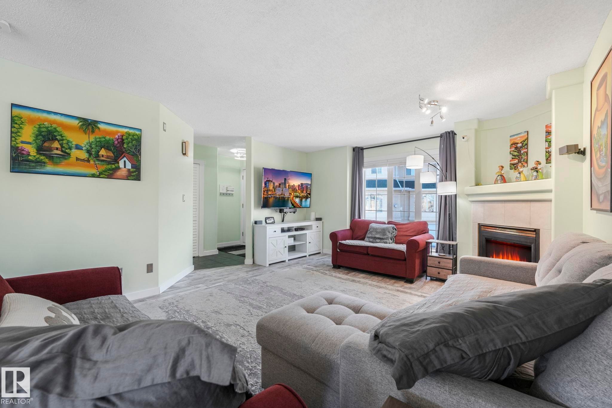 24 2419 133 Avenue, Edmonton, AB - Indoor With Fireplace