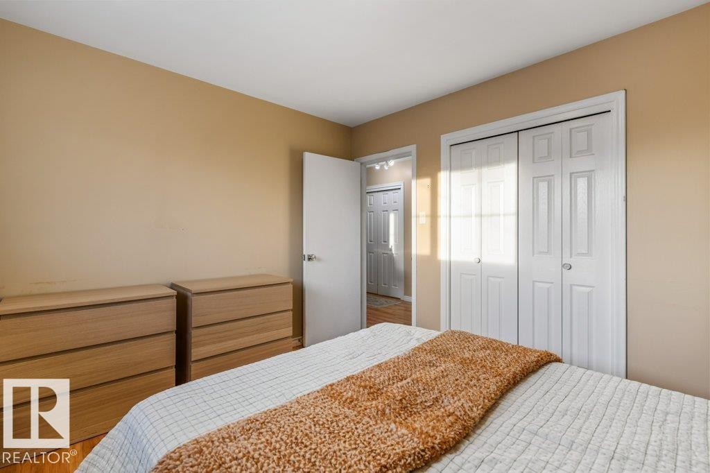 36 Sunset Blvd, St. Albert, AB - Indoor Photo Showing Bedroom