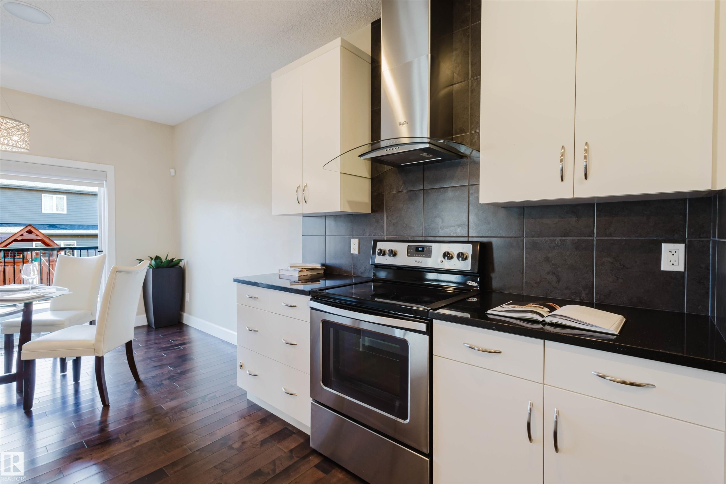 2122 Ware Road, Edmonton, AB - Indoor Photo Showing Kitchen