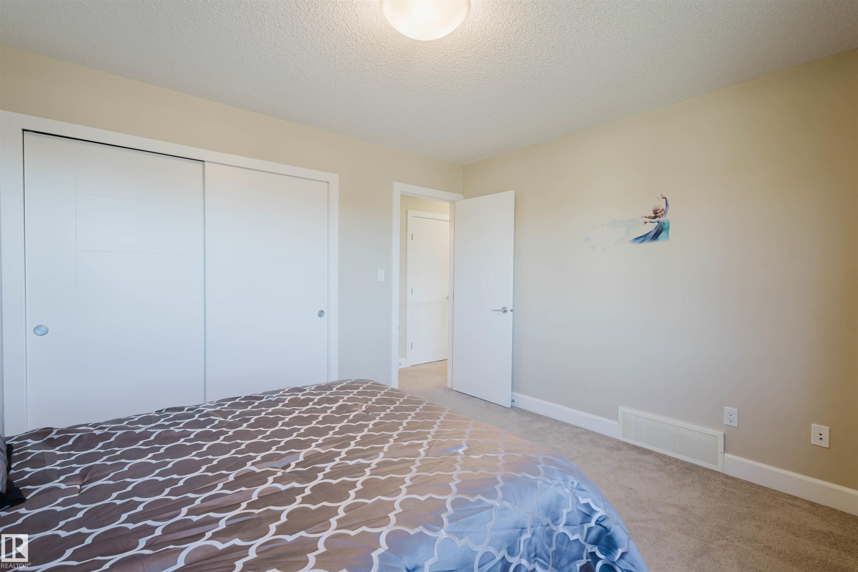 2122 Ware Road, Edmonton, AB - Indoor Photo Showing Bedroom
