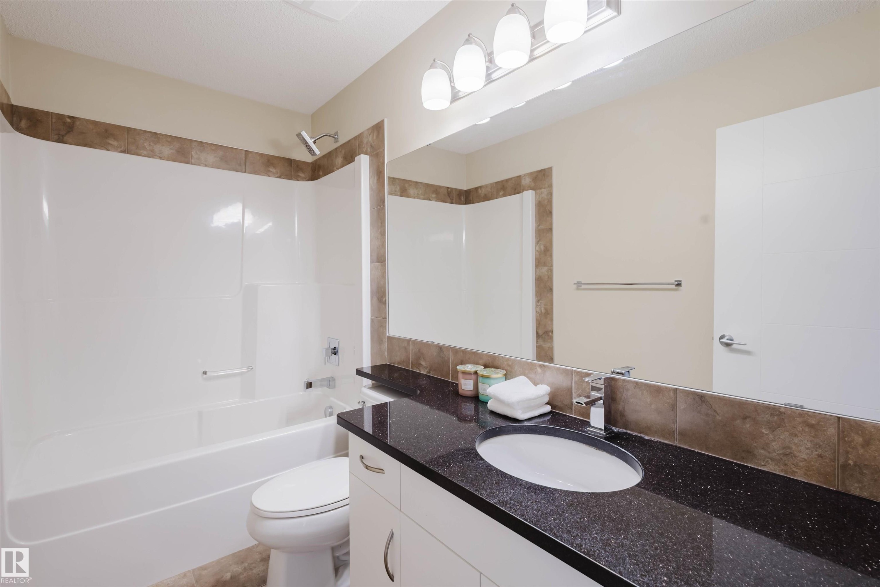 2122 Ware Road, Edmonton, AB - Indoor Photo Showing Bathroom