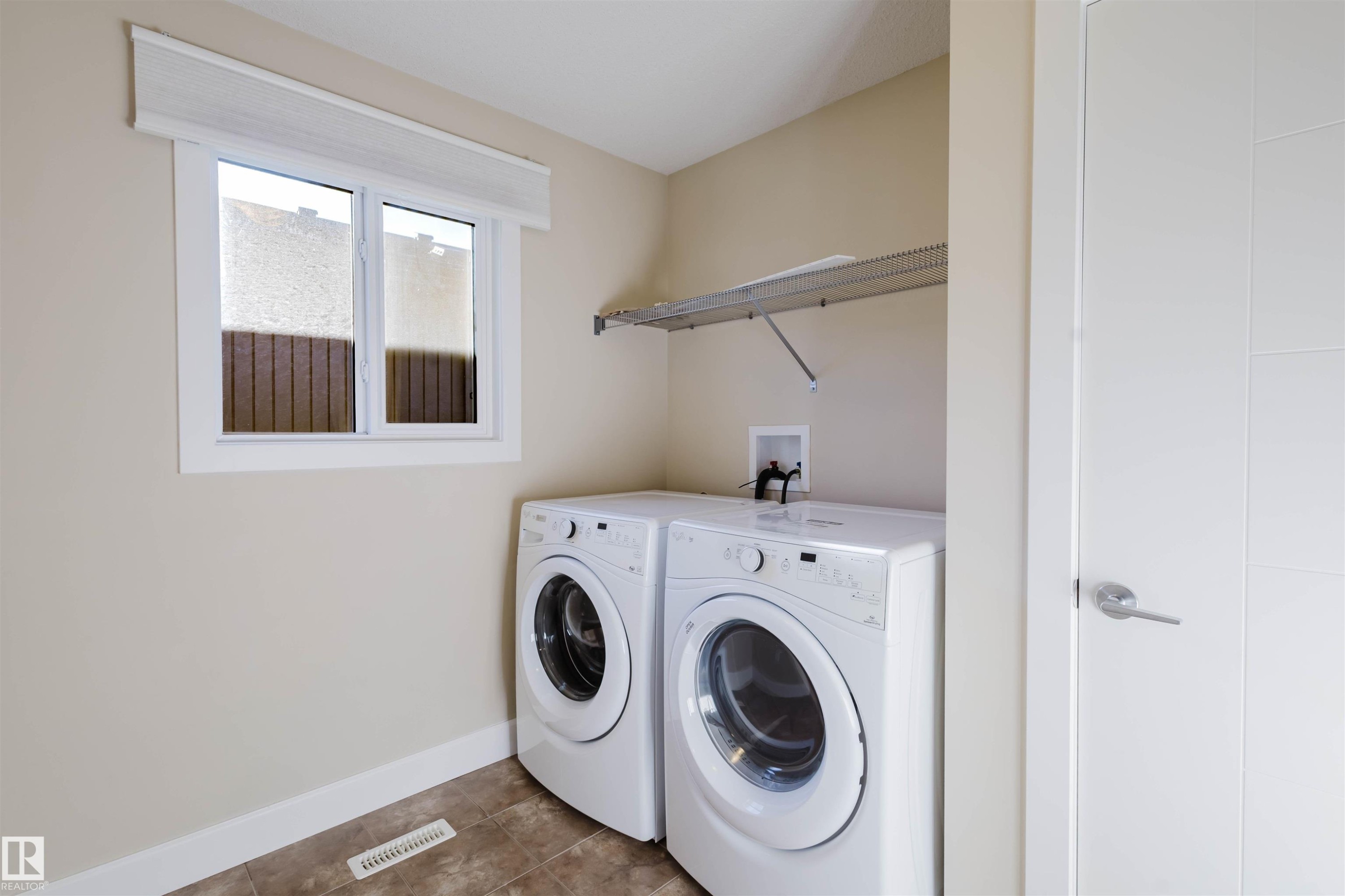2122 Ware Road, Edmonton, AB - Indoor Photo Showing Laundry Room