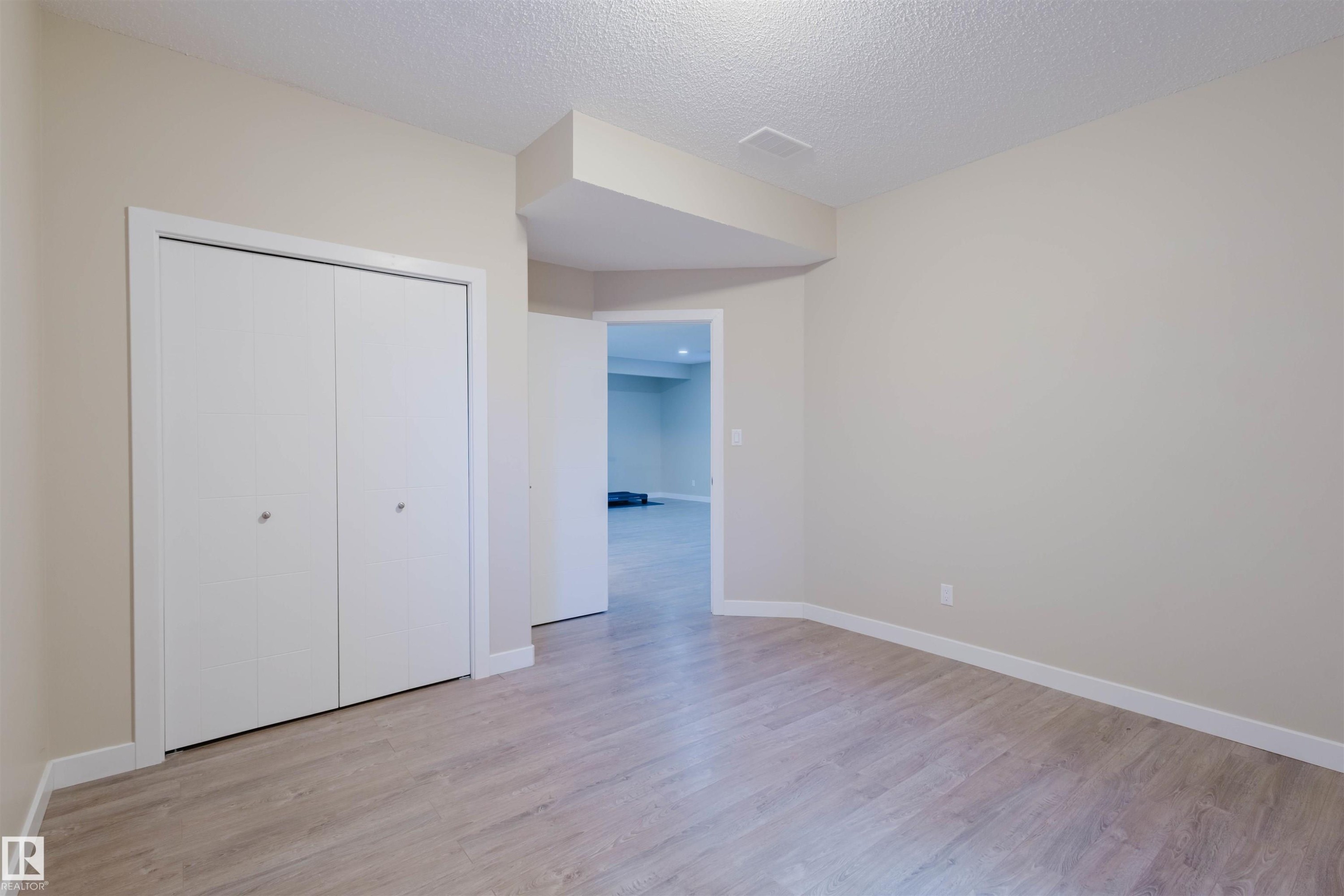 2122 Ware Road, Edmonton, AB - Indoor Photo Showing Other Room