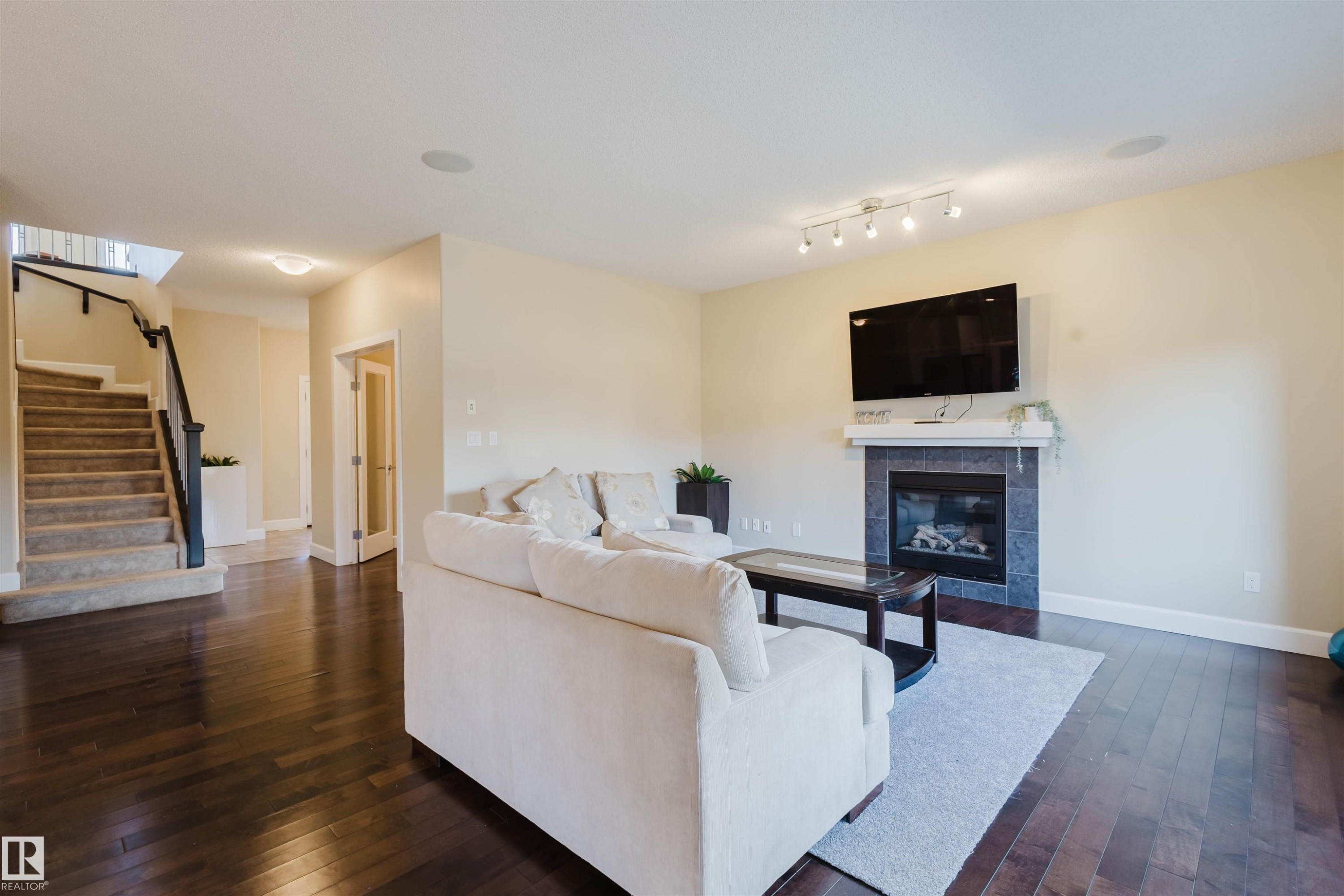 2122 Ware Road, Edmonton, AB - Indoor Photo Showing Living Room With Fireplace