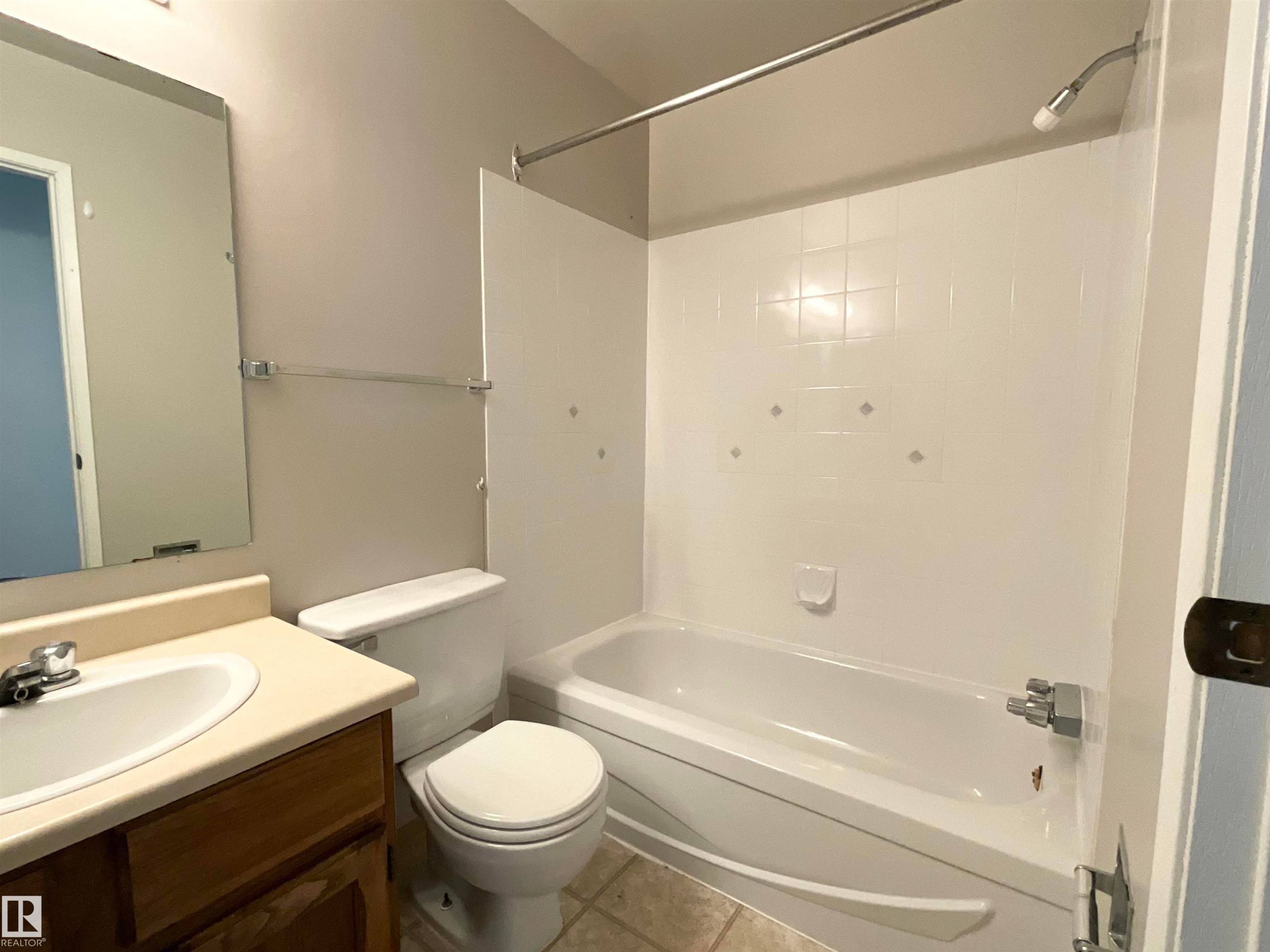 306 10826 113 Street, Edmonton, AB - Indoor Photo Showing Bathroom