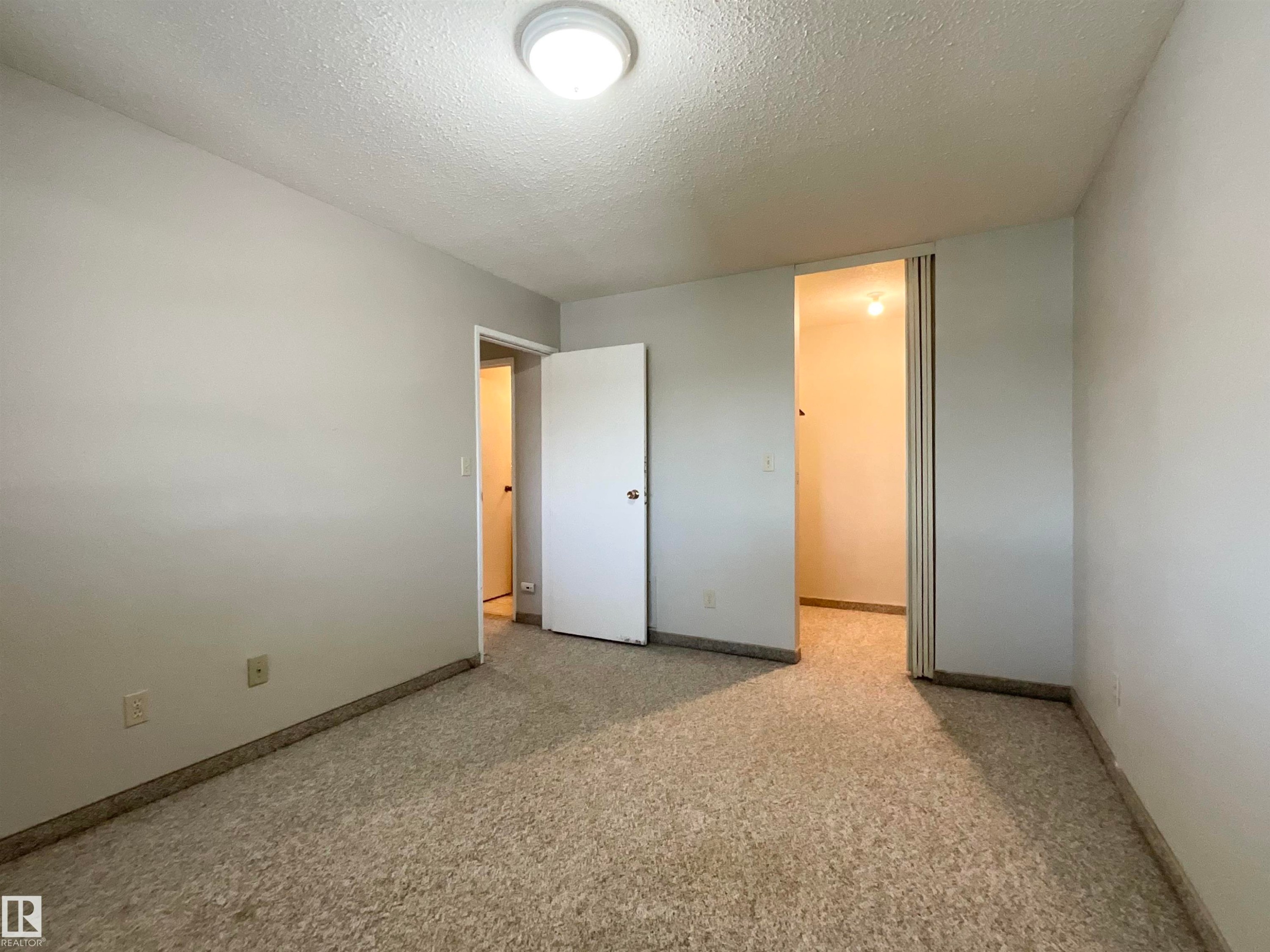 306 10826 113 Street, Edmonton, AB - Indoor Photo Showing Other Room