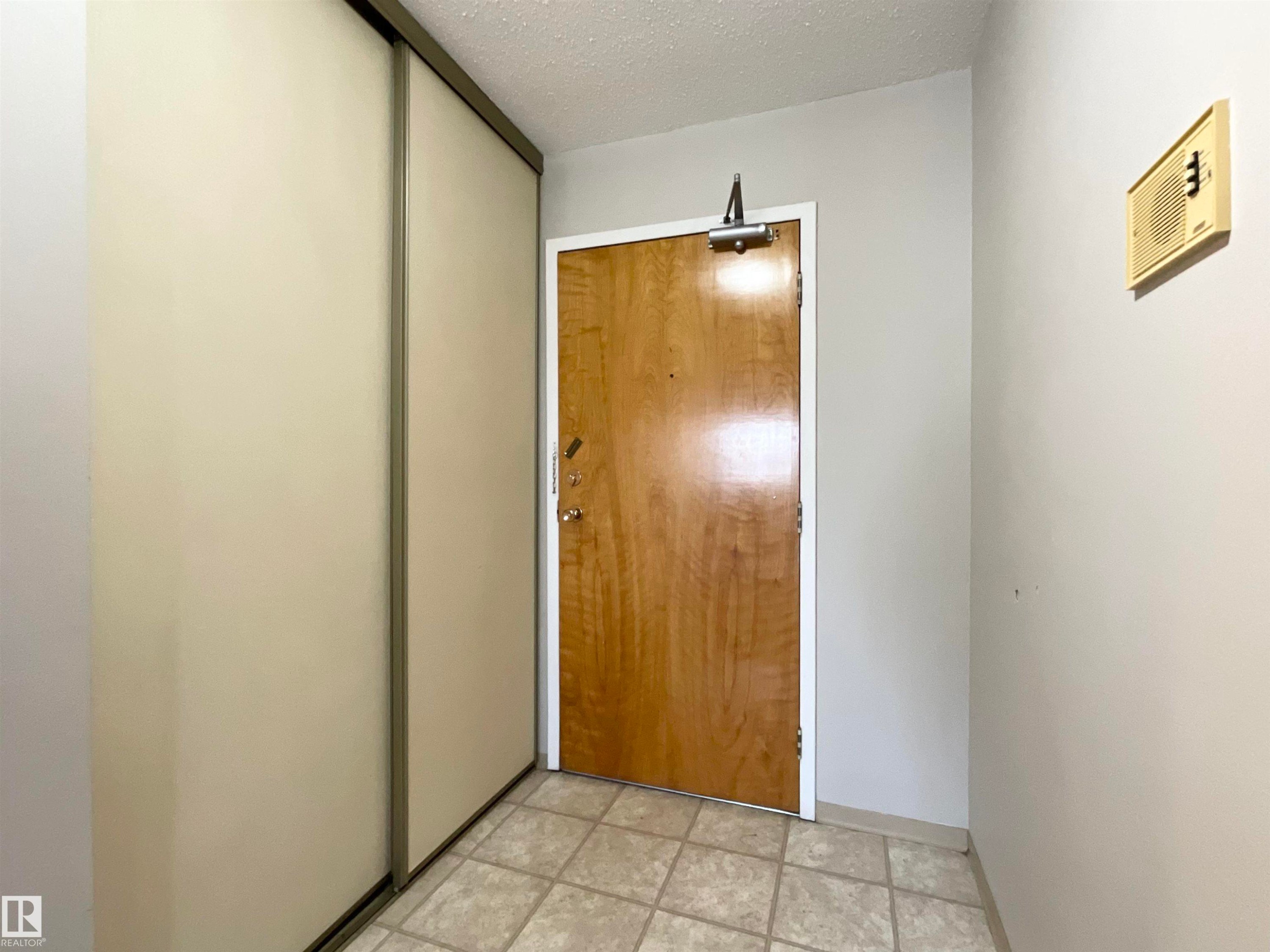 306 10826 113 Street, Edmonton, AB - Indoor Photo Showing Other Room