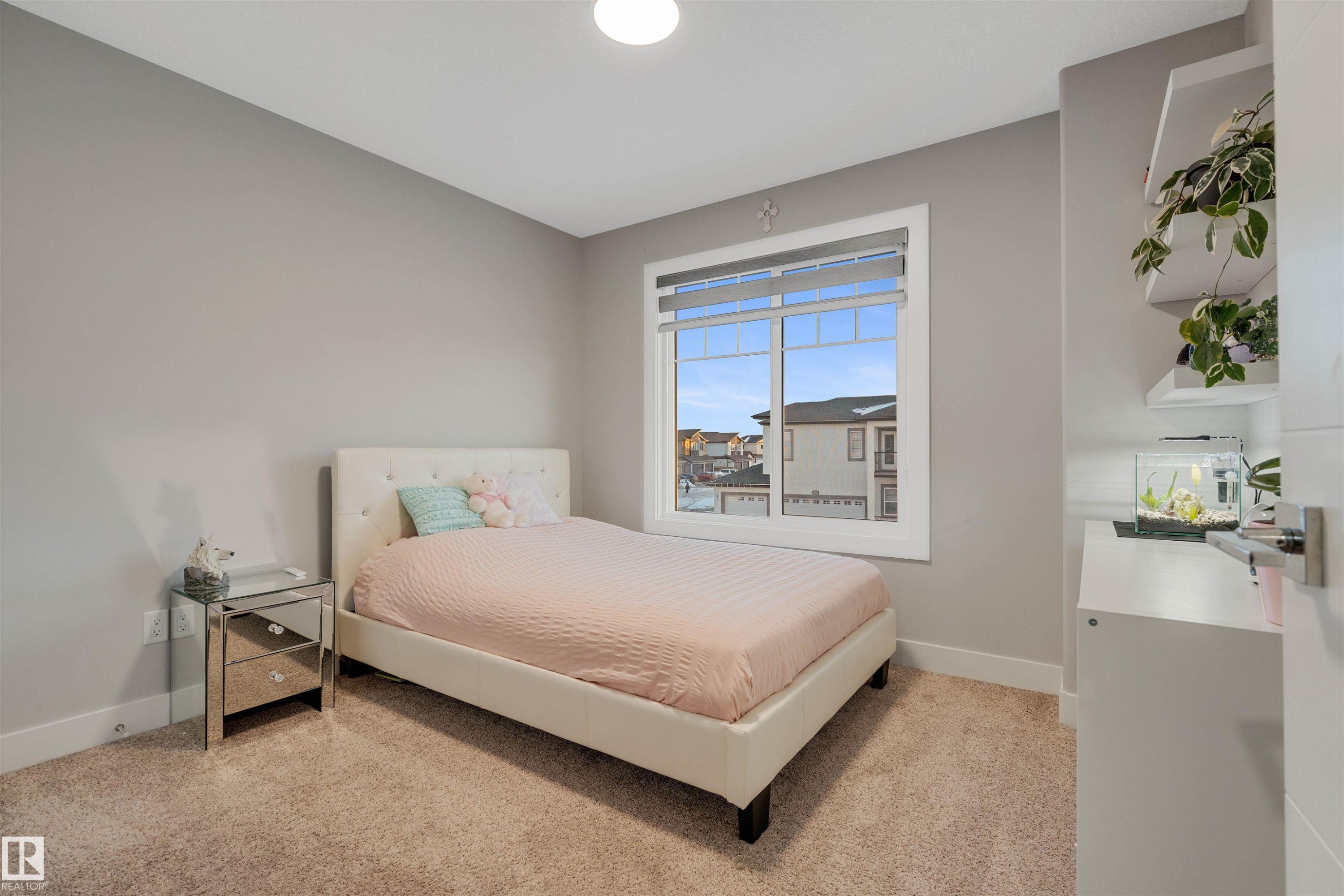 17022 62 Street, Edmonton, AB - Indoor Photo Showing Bedroom