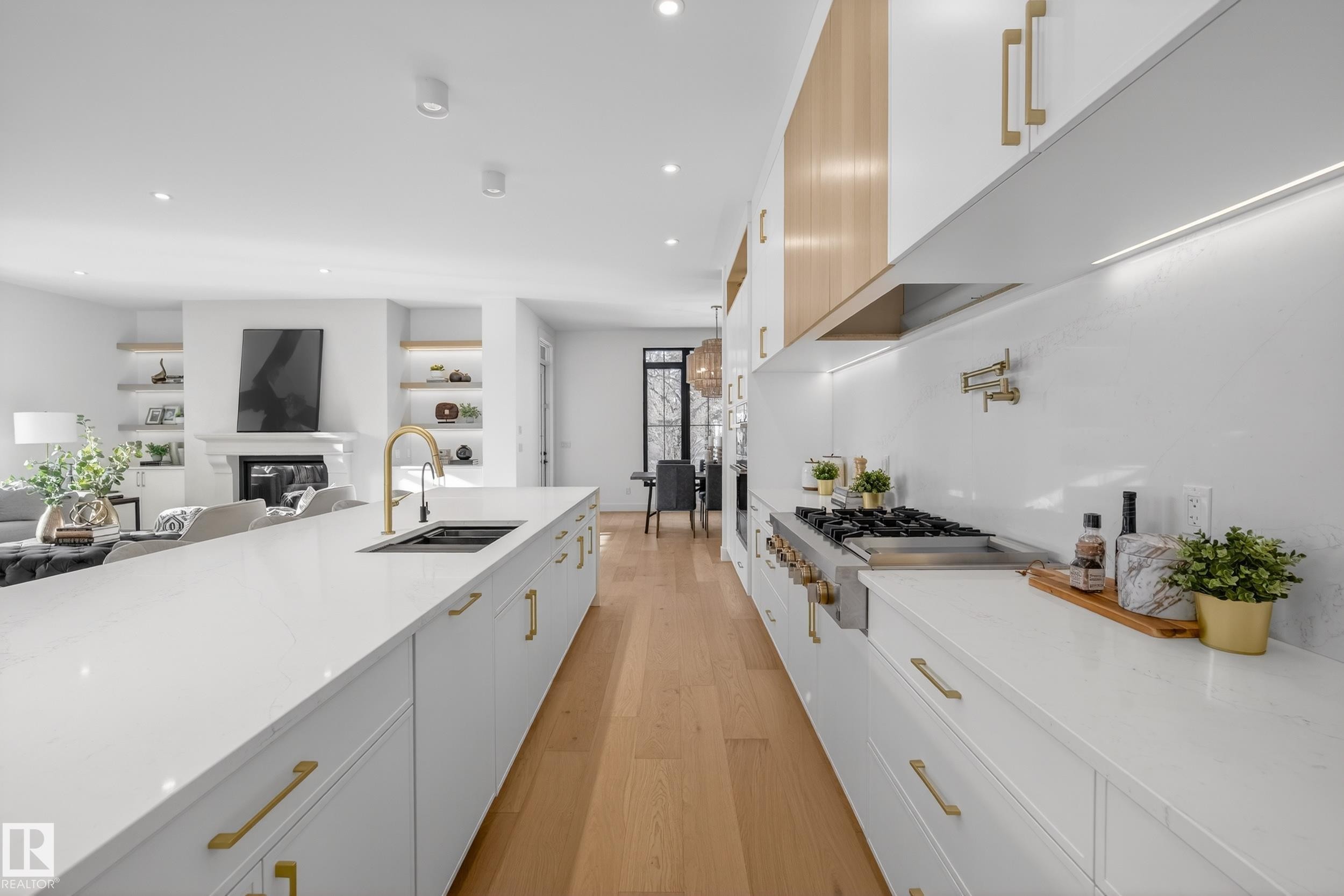 14320 Mackenzie Drive, Edmonton, AB - Indoor Photo Showing Kitchen With Double Sink With Upgraded Kitchen