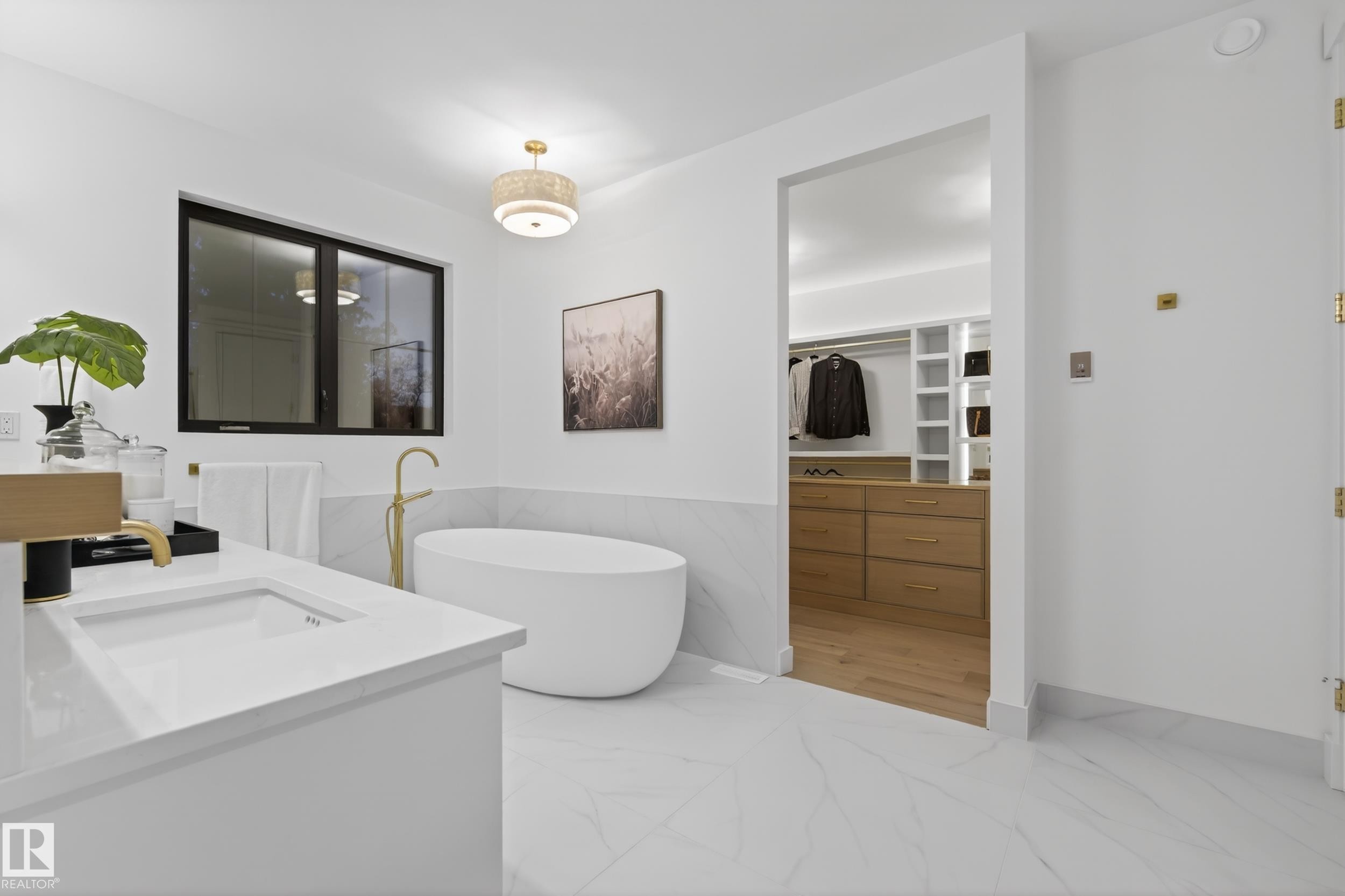 14320 Mackenzie Drive, Edmonton, AB - Indoor Photo Showing Bathroom