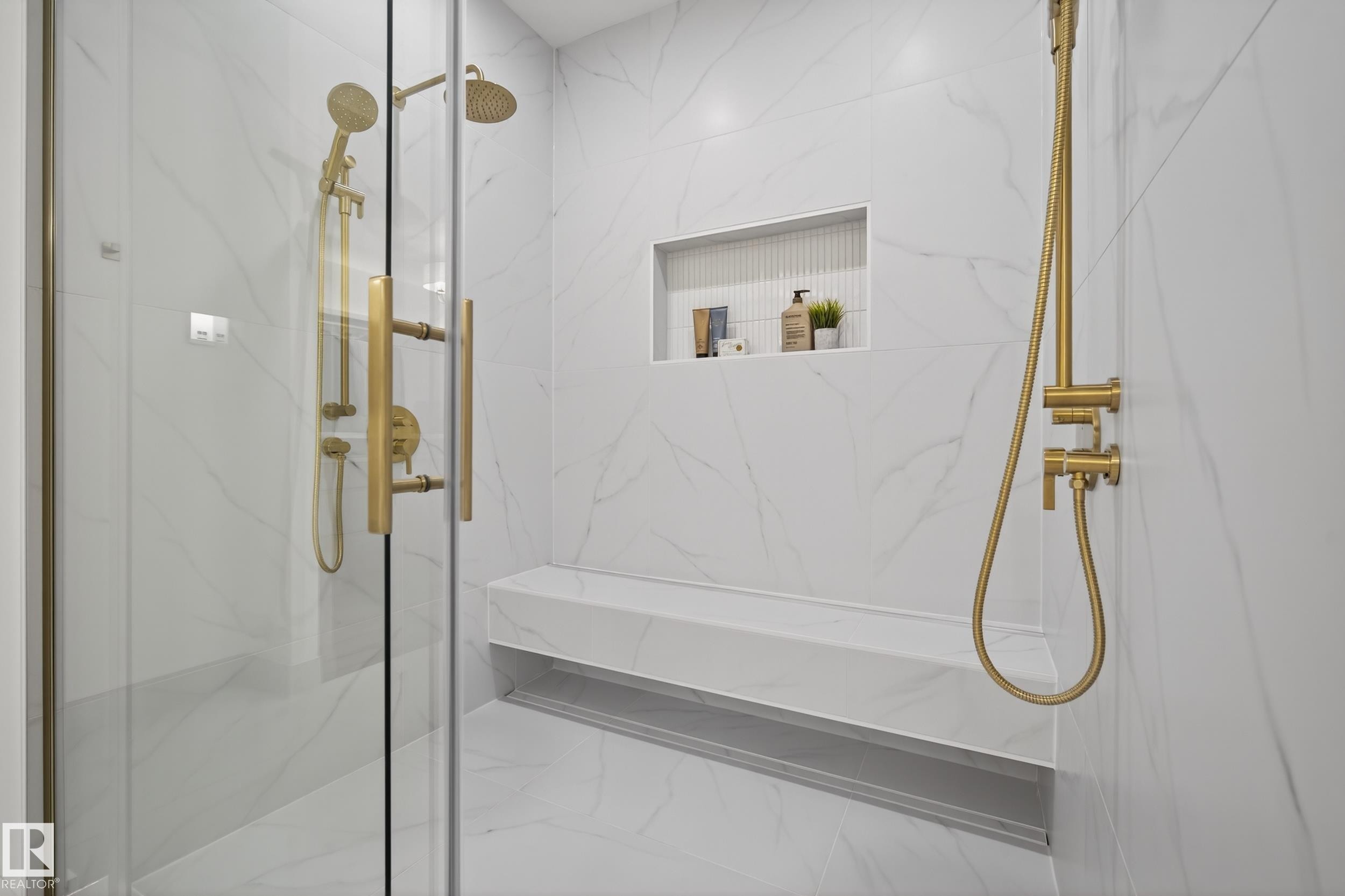 14320 Mackenzie Drive, Edmonton, AB - Indoor Photo Showing Bathroom